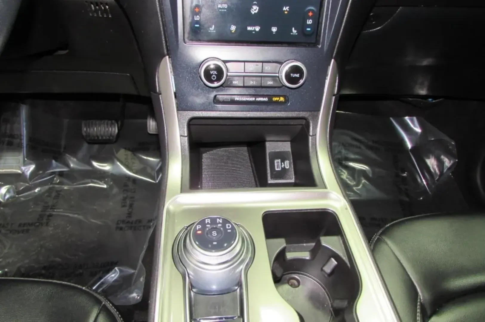 2023 /Dune Leather Ford Edge SEL (2FMPK4J97PB) with an Other engine, Automatic transmission, located at 12836 Highway 21, De Soto, MO, 63020, (636) 337-7777, 38.151867, -90.575615 - **Unleash Your Adventurous Spirit with the 2023 Ford Edge at Pettus Ford De Soto!**<br /> <br /> Are you ready to elevate your family's weekend getaways, daily commutes, or off-road adventures? Look no further than this stunning 2023 Ford Edge, a perfect blend of style, performance, and comfort desi - Photo#19