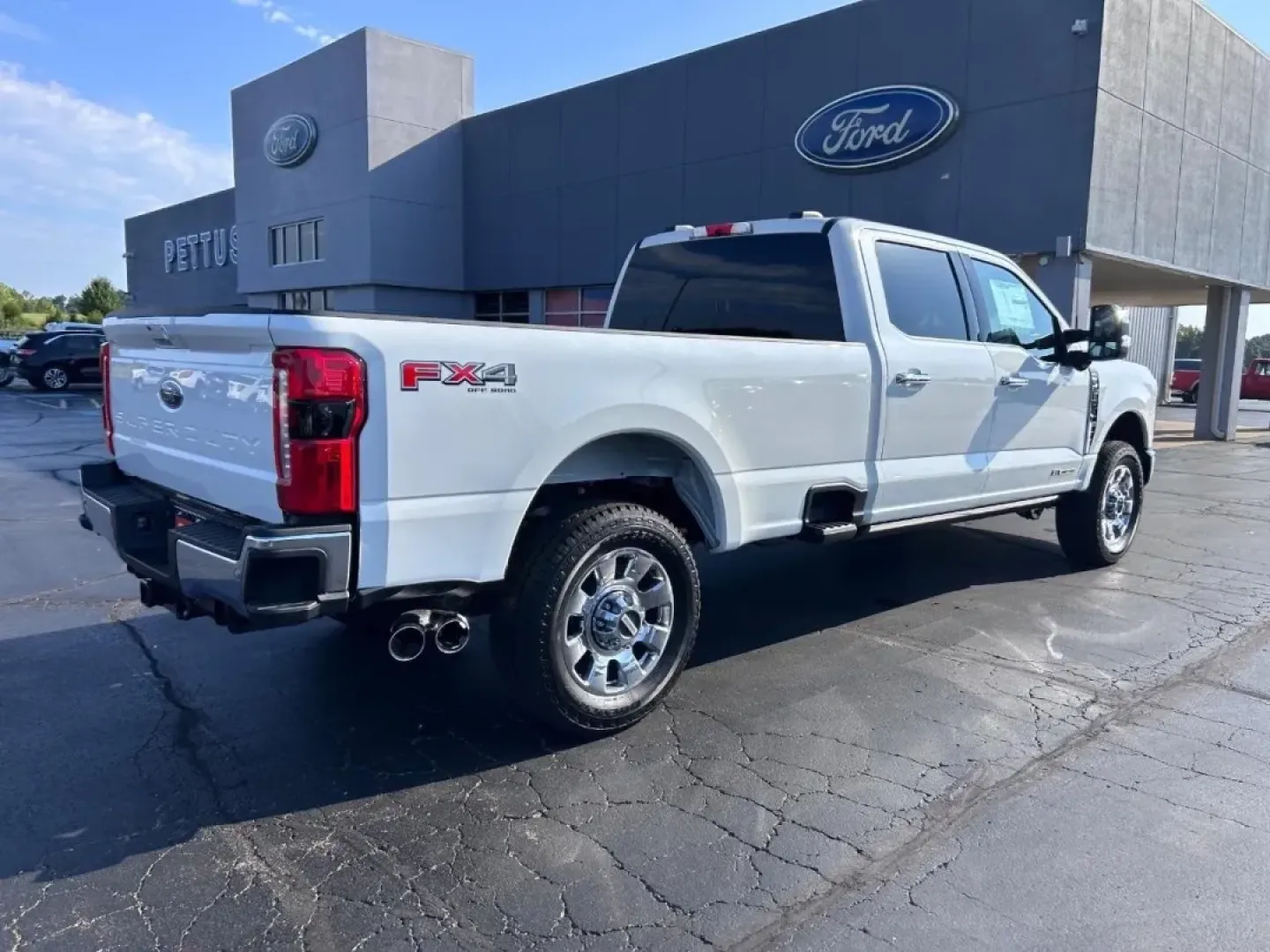 2025 /Baja Leather Ford F-350SD (1FT8W3BT0SE) with an 6.7L engine, located at 141 Commercial Dr, Fredericktown, MO, 63645, (573) 783-6432, 37.570087, -90.320648 - ### Experience the Ultimate Heavy-Duty Capability with the 2025 Ford Super Duty F-350 SRW!<br /> <br /> If you're looking for a truck that can handle any challenge thrown its way, from weekend projects to heavy towing, look no further than this impressive 2025 Ford Super Duty F-350 SRW. Perfect for - Photo#2