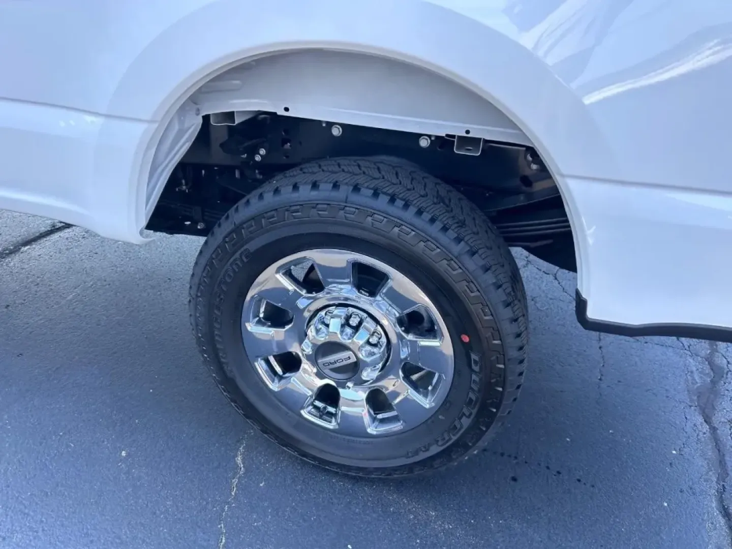 2025 /Baja Leather Ford F-350SD (1FT8W3BT0SE) with an 6.7L engine, located at 141 Commercial Dr, Fredericktown, MO, 63645, (573) 783-6432, 37.570087, -90.320648 - ### Experience the Ultimate Heavy-Duty Capability with the 2025 Ford Super Duty F-350 SRW!<br /> <br /> If you're looking for a truck that can handle any challenge thrown its way, from weekend projects to heavy towing, look no further than this impressive 2025 Ford Super Duty F-350 SRW. Perfect for - Photo#5