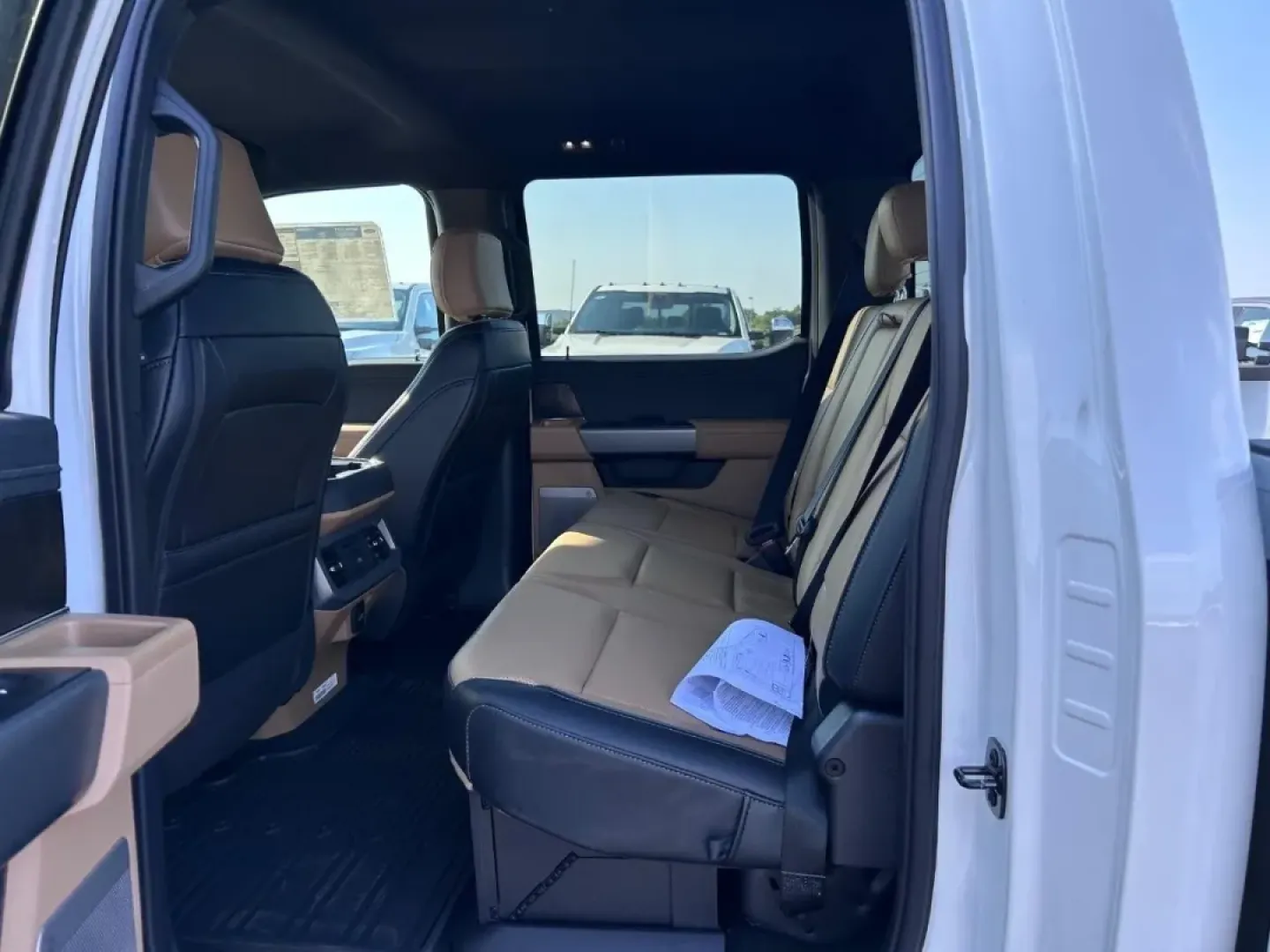 2025 /Baja Leather Ford F-350SD (1FT8W3BT0SE) with an 6.7L engine, located at 141 Commercial Dr, Fredericktown, MO, 63645, (573) 783-6432, 37.570087, -90.320648 - ### Experience the Ultimate Heavy-Duty Capability with the 2025 Ford Super Duty F-350 SRW!<br /> <br /> If you're looking for a truck that can handle any challenge thrown its way, from weekend projects to heavy towing, look no further than this impressive 2025 Ford Super Duty F-350 SRW. Perfect for - Photo#8