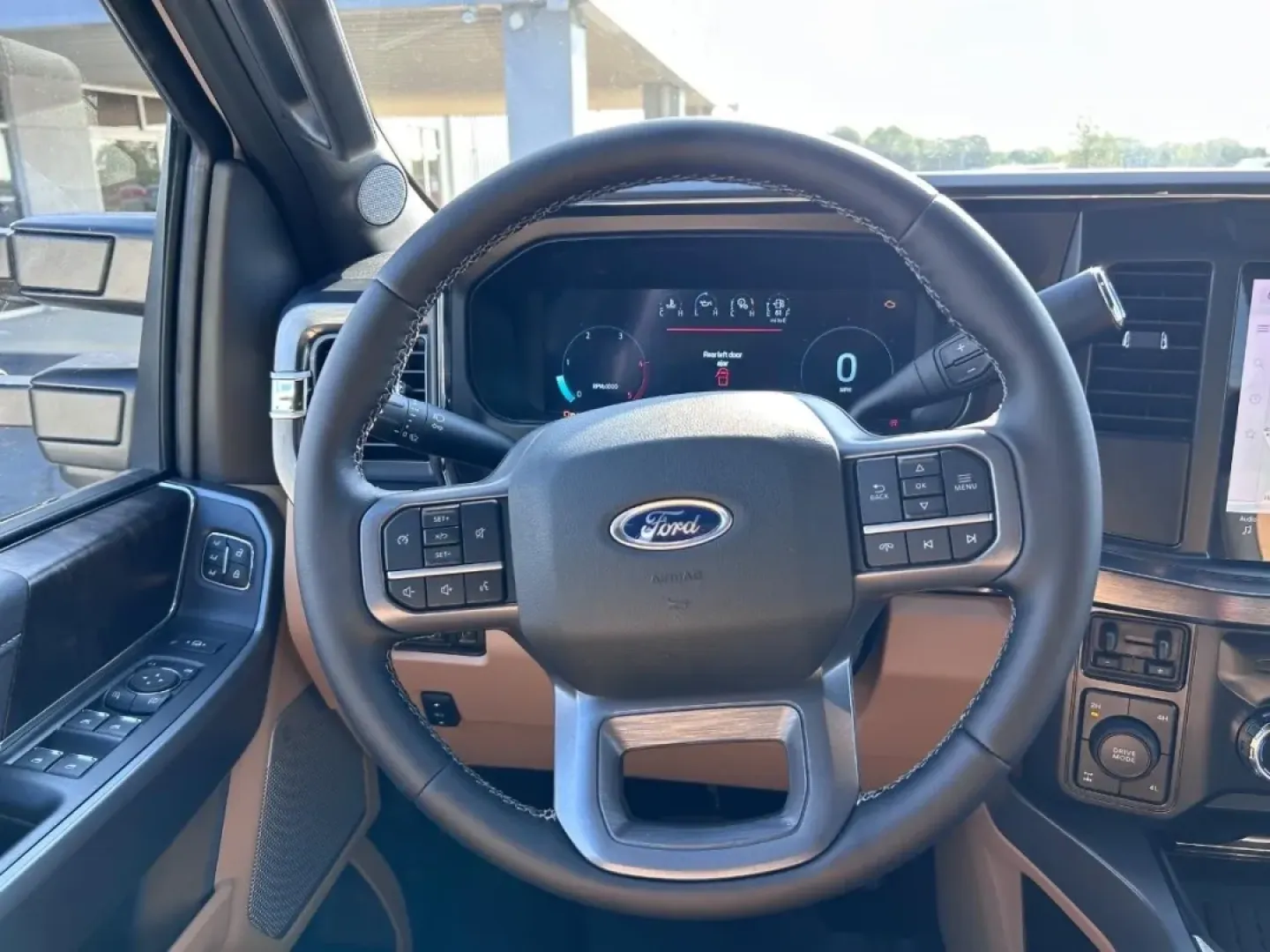 2025 /Baja Leather Ford F-350SD (1FT8W3BT0SE) with an 6.7L engine, located at 141 Commercial Dr, Fredericktown, MO, 63645, (573) 783-6432, 37.570087, -90.320648 - ### Experience the Ultimate Heavy-Duty Capability with the 2025 Ford Super Duty F-350 SRW!<br /> <br /> If you're looking for a truck that can handle any challenge thrown its way, from weekend projects to heavy towing, look no further than this impressive 2025 Ford Super Duty F-350 SRW. Perfect for - Photo#10