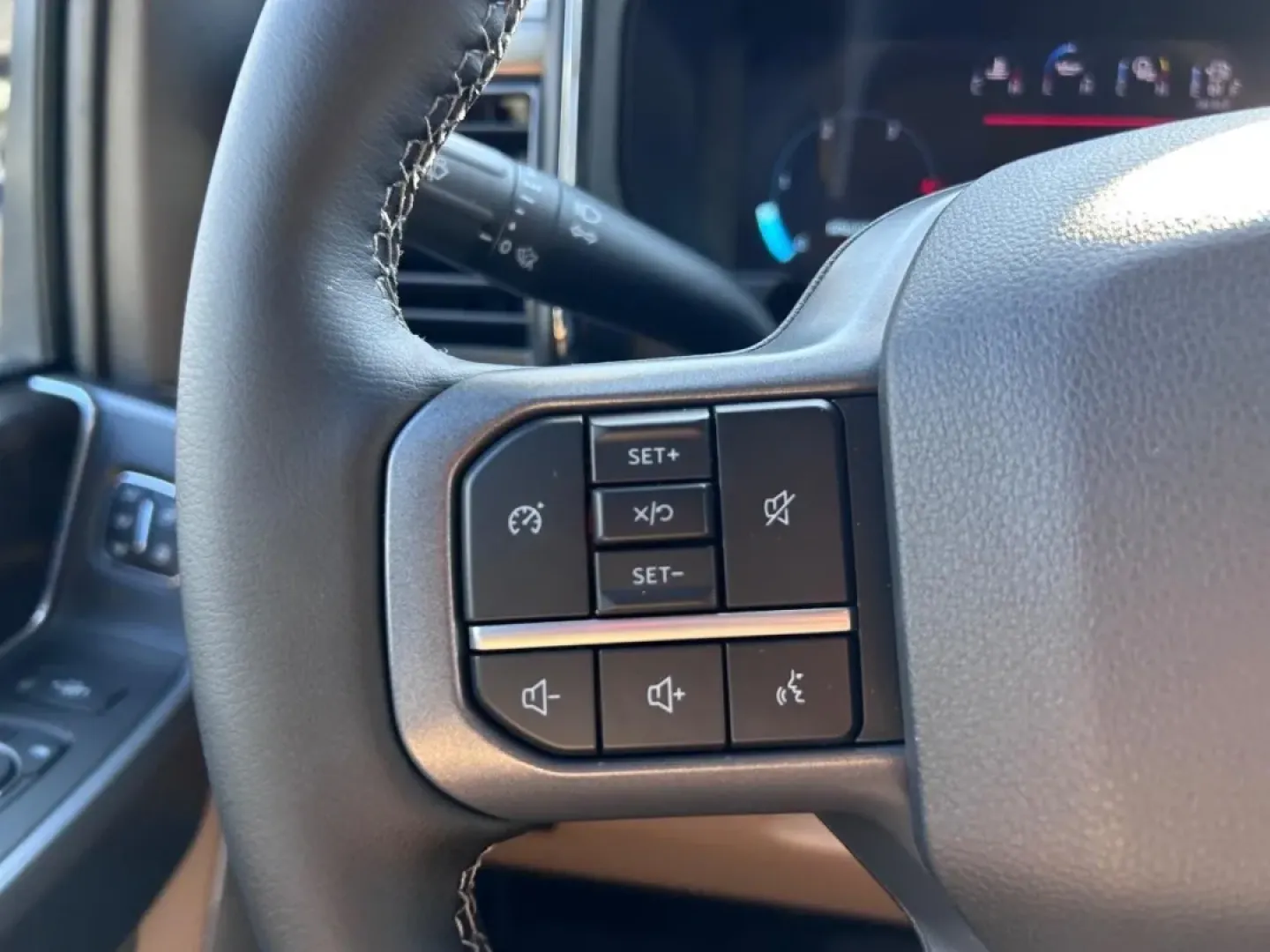 2025 /Baja Leather Ford F-350SD (1FT8W3BT0SE) with an 6.7L engine, located at 141 Commercial Dr, Fredericktown, MO, 63645, (573) 783-6432, 37.570087, -90.320648 - ### Experience the Ultimate Heavy-Duty Capability with the 2025 Ford Super Duty F-350 SRW!<br /> <br /> If you're looking for a truck that can handle any challenge thrown its way, from weekend projects to heavy towing, look no further than this impressive 2025 Ford Super Duty F-350 SRW. Perfect for - Photo#11
