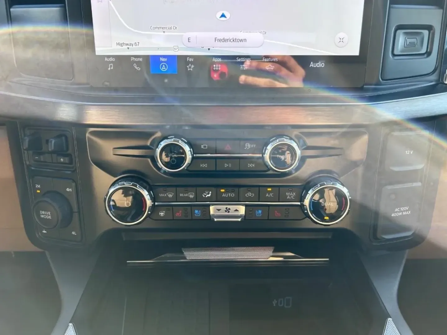 2025 /Baja Leather Ford F-350SD (1FT8W3BT0SE) with an 6.7L engine, located at 141 Commercial Dr, Fredericktown, MO, 63645, (573) 783-6432, 37.570087, -90.320648 - ### Experience the Ultimate Heavy-Duty Capability with the 2025 Ford Super Duty F-350 SRW!<br /> <br /> If you're looking for a truck that can handle any challenge thrown its way, from weekend projects to heavy towing, look no further than this impressive 2025 Ford Super Duty F-350 SRW. Perfect for - Photo#14