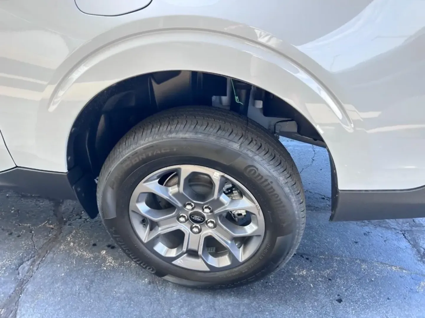 2025 /Navy Pier/Aspen Gray Cloth Ford Maverick XLT (3FTTW8H3XSR) with an 2.5L Hybrid engine, Automatic transmission, located at 141 Commercial Dr, Fredericktown, MO, 63645, (573) 783-6432, 37.570087, -90.320648 - ### Explore the Great Outdoors with the 2025 Ford Maverick XLT: Your Perfect Adventure Companion Awaits!<br /> <br /> If you've been dreaming of weekend getaways, outdoor adventures, or simply need a reliable truck for daily commutes, look no further than the 2025 Ford Maverick XLT available at Pett - Photo#5