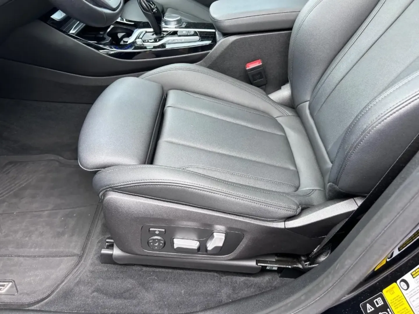 2021 /Black Leather BMW X3 xDrive30i (5UXTY5C04M9) with an 2.0L TwinPower Turbo In-Line 4-Cylinder engine, Automatic transmission, located at 970 Woodlawn Dr., Farmington, MO, 63640, (573) 431-7800, 37.825642, -90.468674 - ### Elevate Your Daily Drive with the 2021 BMW X3 xDrive30i<br /> <br /> Are you ready to transform your daily commute into an exhilarating experience? The **2021 BMW X3 xDrive30i** is not just an SUV; it's a lifestyle upgrade designed for those who value luxury, performance, and versatility. From n - Photo#23