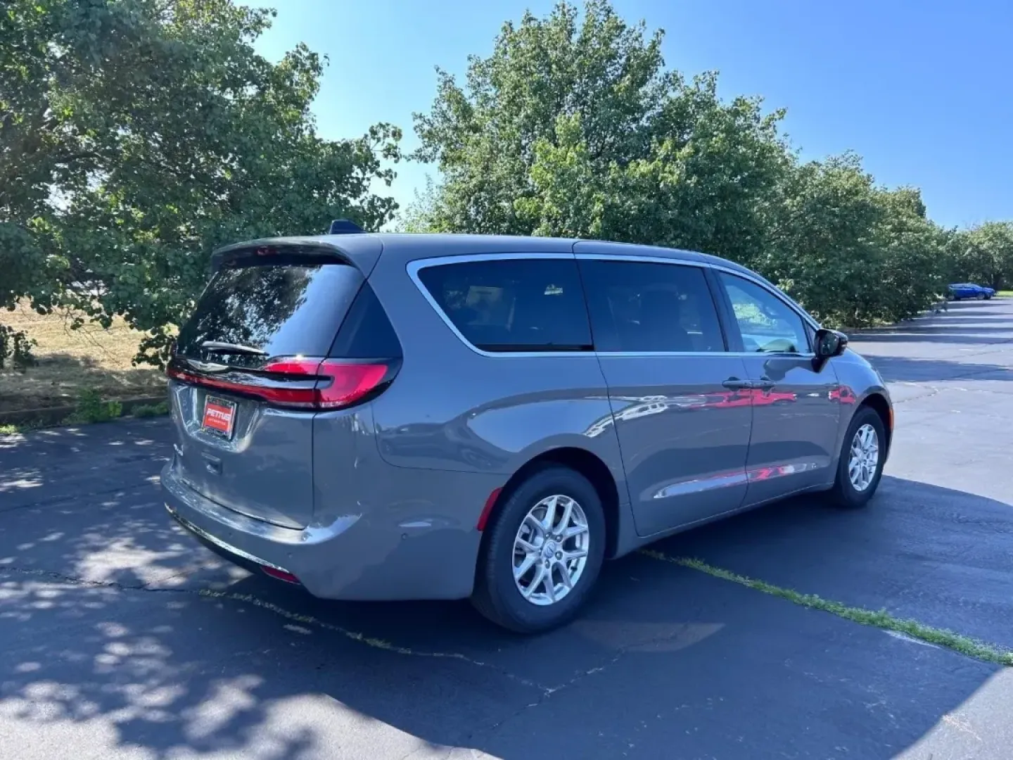 2025 /Black Leather Chrysler Pacifica Select (2C4RC1BG3SR) with an 3.6L V6 24V VVT UPG I engine, Automatic transmission, located at 970 Woodlawn Dr., Farmington, MO, 63640, (573) 431-7800, 37.825642, -90.468674 - **Embrace Family Adventures in the 2025 Chrysler Pacifica: Your Perfect Minivan Awaits!**<br /> <br /> Are you in search of a vehicle that can effortlessly blend your daily routines with spontaneous family adventures? Look no further than the 2025 Chrysler Pacifica, available now at Pettus CDJR Farm - Photo#2