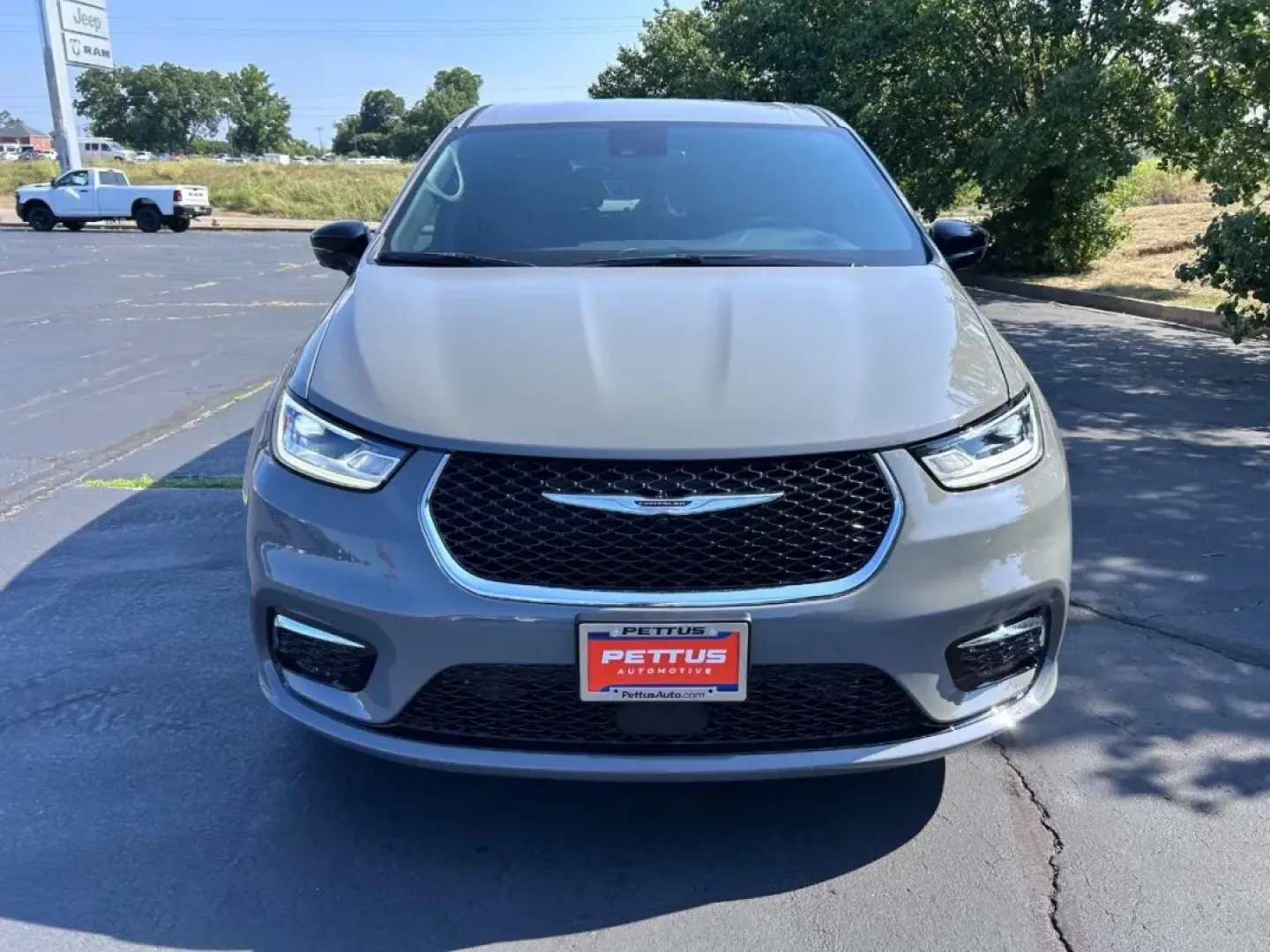 2025 /Black Leather Chrysler Pacifica Select (2C4RC1BG3SR) with an 3.6L V6 24V VVT UPG I engine, Automatic transmission, located at 970 Woodlawn Dr., Farmington, MO, 63640, (573) 431-7800, 37.825642, -90.468674 - **Embrace Family Adventures in the 2025 Chrysler Pacifica: Your Perfect Minivan Awaits!**<br /> <br /> Are you in search of a vehicle that can effortlessly blend your daily routines with spontaneous family adventures? Look no further than the 2025 Chrysler Pacifica, available now at Pettus CDJR Farm - Photo#8