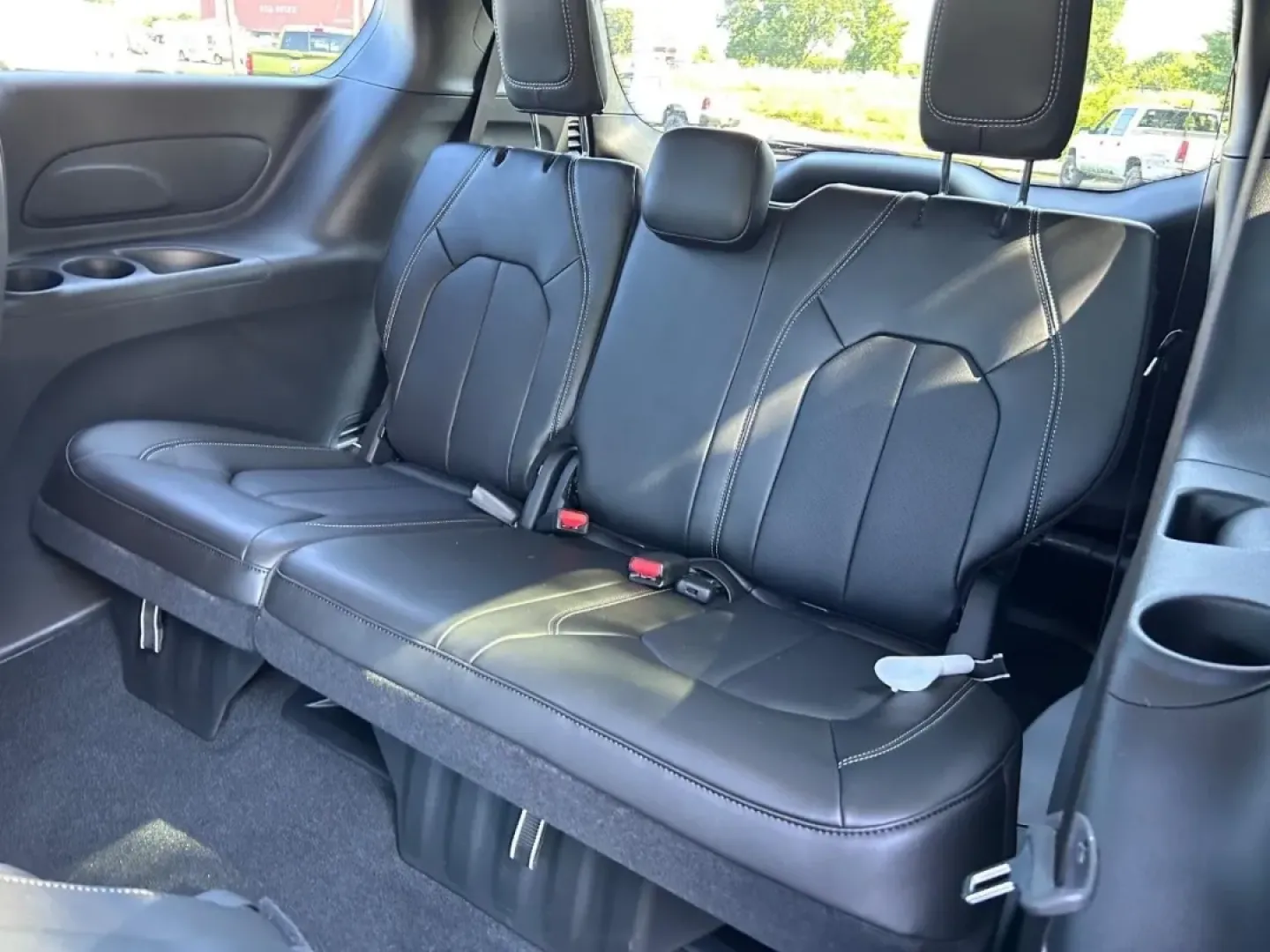 2025 /Black Leather Chrysler Pacifica Select (2C4RC1BG3SR) with an 3.6L V6 24V VVT UPG I engine, Automatic transmission, located at 970 Woodlawn Dr., Farmington, MO, 63640, (573) 431-7800, 37.825642, -90.468674 - **Embrace Family Adventures in the 2025 Chrysler Pacifica: Your Perfect Minivan Awaits!**<br /> <br /> Are you in search of a vehicle that can effortlessly blend your daily routines with spontaneous family adventures? Look no further than the 2025 Chrysler Pacifica, available now at Pettus CDJR Farm - Photo#9