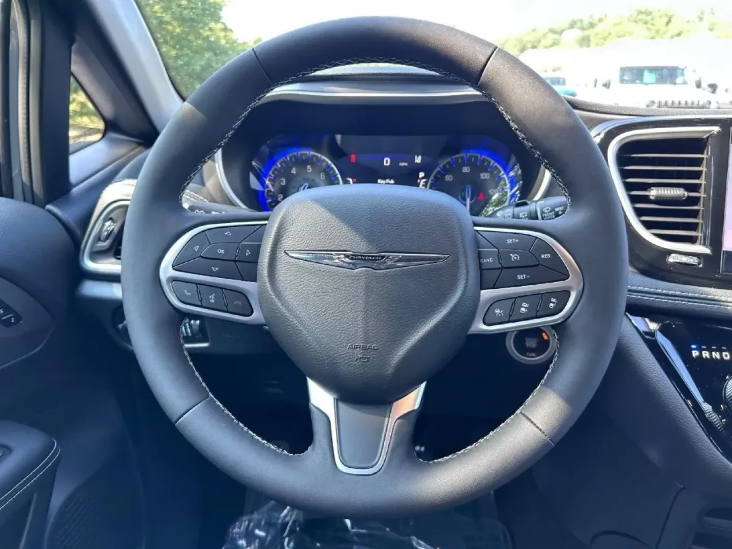 2025 /Black Leather Chrysler Pacifica Select (2C4RC1BG3SR) with an 3.6L V6 24V VVT UPG I engine, Automatic transmission, located at 970 Woodlawn Dr., Farmington, MO, 63640, (573) 431-7800, 37.825642, -90.468674 - **Embrace Family Adventures in the 2025 Chrysler Pacifica: Your Perfect Minivan Awaits!**<br /> <br /> Are you in search of a vehicle that can effortlessly blend your daily routines with spontaneous family adventures? Look no further than the 2025 Chrysler Pacifica, available now at Pettus CDJR Farm - Photo#13