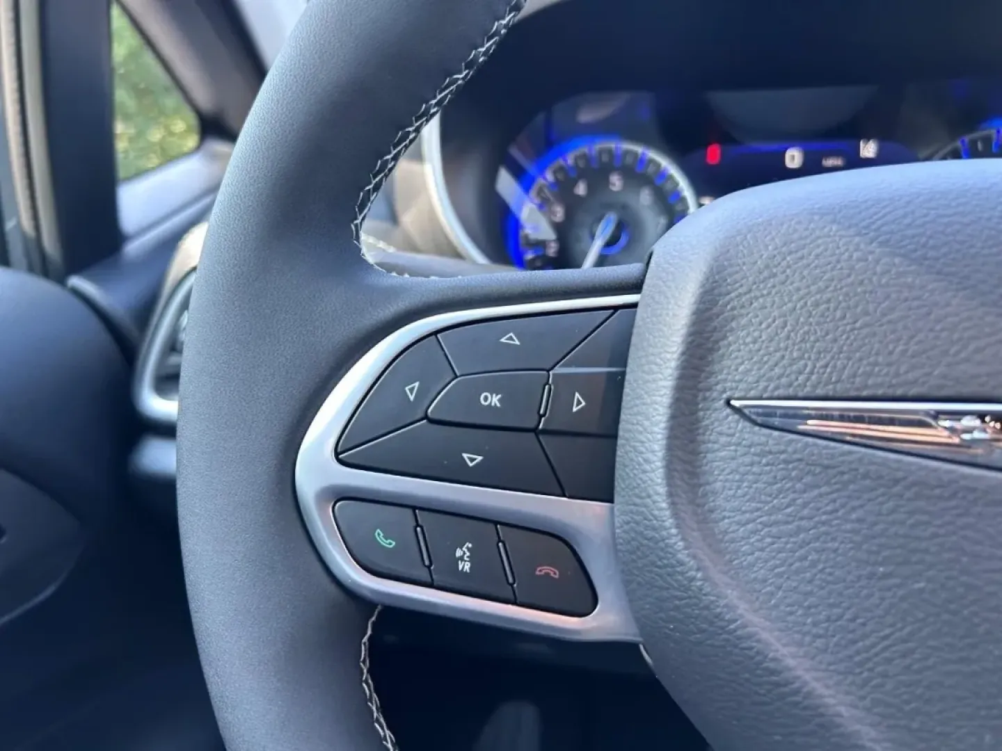 2025 /Black Leather Chrysler Pacifica Select (2C4RC1BG3SR) with an 3.6L V6 24V VVT UPG I engine, Automatic transmission, located at 970 Woodlawn Dr., Farmington, MO, 63640, (573) 431-7800, 37.825642, -90.468674 - **Embrace Family Adventures in the 2025 Chrysler Pacifica: Your Perfect Minivan Awaits!**<br /> <br /> Are you in search of a vehicle that can effortlessly blend your daily routines with spontaneous family adventures? Look no further than the 2025 Chrysler Pacifica, available now at Pettus CDJR Farm - Photo#14