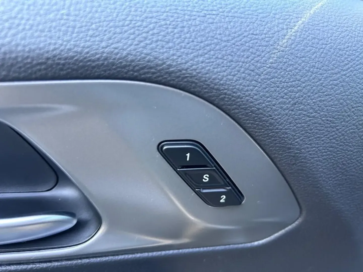 2025 /Black Leather Chrysler Pacifica Select (2C4RC1BG3SR) with an 3.6L V6 24V VVT UPG I engine, Automatic transmission, located at 970 Woodlawn Dr., Farmington, MO, 63640, (573) 431-7800, 37.825642, -90.468674 - **Embrace Family Adventures in the 2025 Chrysler Pacifica: Your Perfect Minivan Awaits!**<br /> <br /> Are you in search of a vehicle that can effortlessly blend your daily routines with spontaneous family adventures? Look no further than the 2025 Chrysler Pacifica, available now at Pettus CDJR Farm - Photo#21