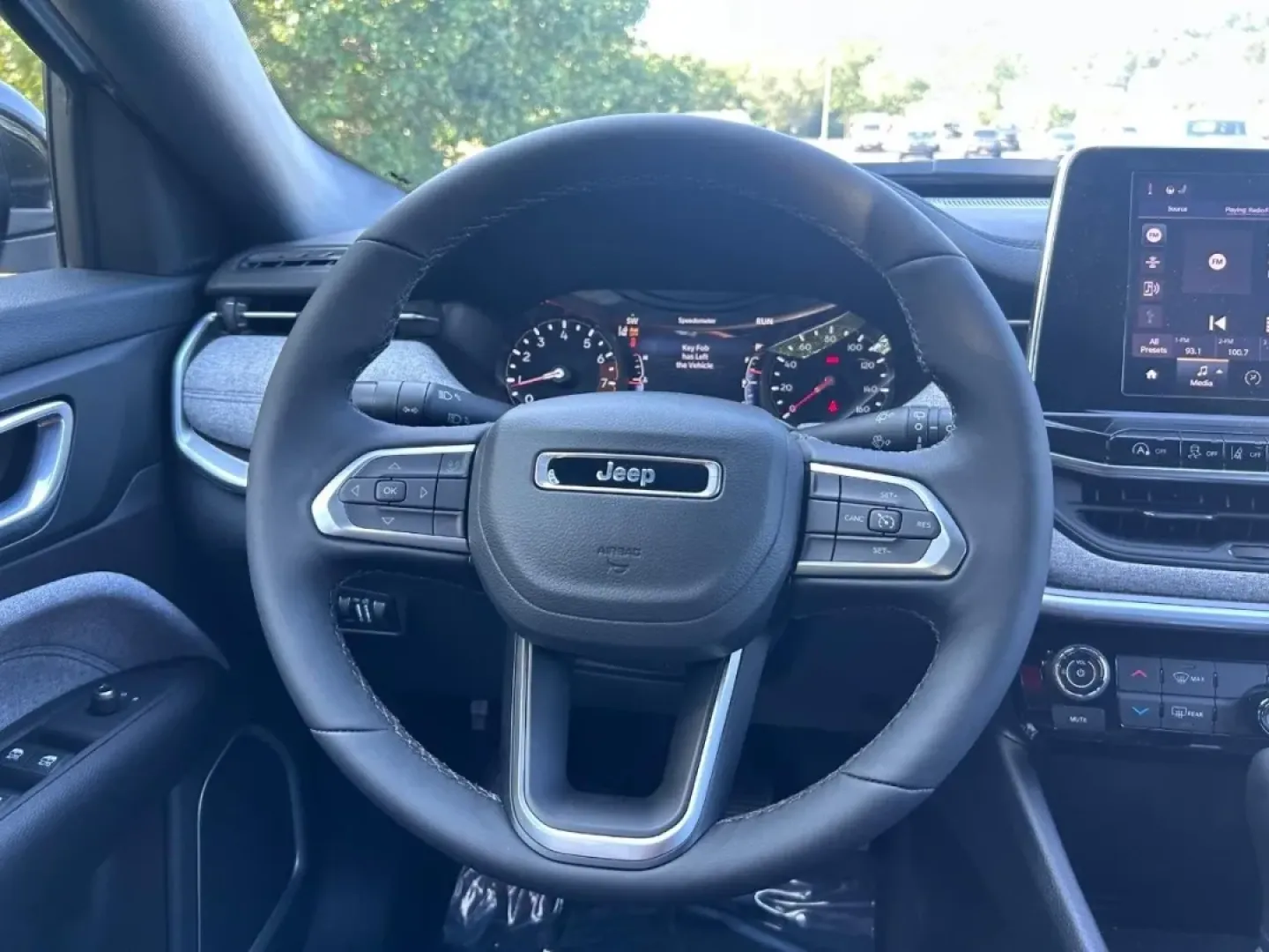 2025 /Black Leather Trimmed Jeep Compass Latitude (3C4NJDBN4ST) with an 2.0L I4 DOHC DI Turbo engine, Automatic transmission, located at 970 Woodlawn Dr., Farmington, MO, 63640, (573) 431-7800, 37.825642, -90.468674 - **Elevate Your Adventures with the 2025 Jeep Compass Latitude at Pettus CDJR Farmington!**<br /> <br /> Are you ready to take your travels to the next level? Whether you're a weekend warrior, a daily commuter, or someone who simply loves exploring the great outdoors, the 2025 Jeep Compass Latitude i - Photo#10