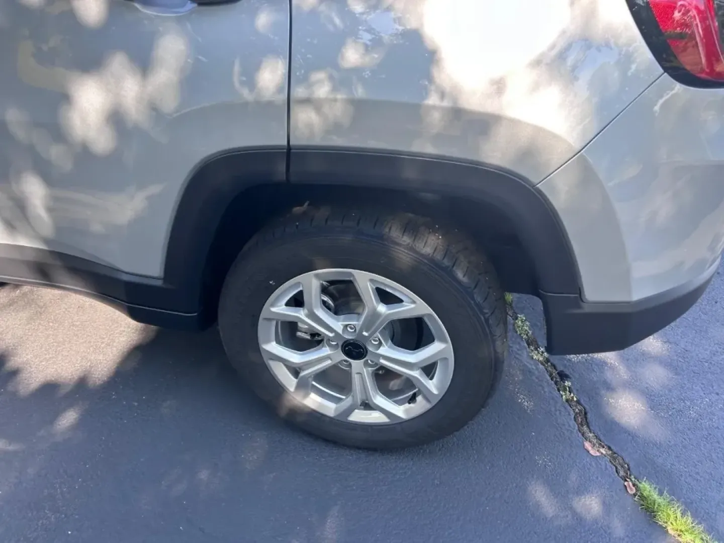 2025 /Black Leather Trimmed Jeep Compass Latitude (3C4NJDBN4ST) with an 2.0L I4 DOHC DI Turbo engine, Automatic transmission, located at 970 Woodlawn Dr., Farmington, MO, 63640, (573) 431-7800, 37.825642, -90.468674 - **Elevate Your Adventures with the 2025 Jeep Compass Latitude at Pettus CDJR Farmington!**<br /> <br /> Are you ready to take your travels to the next level? Whether you're a weekend warrior, a daily commuter, or someone who simply loves exploring the great outdoors, the 2025 Jeep Compass Latitude i - Photo#5