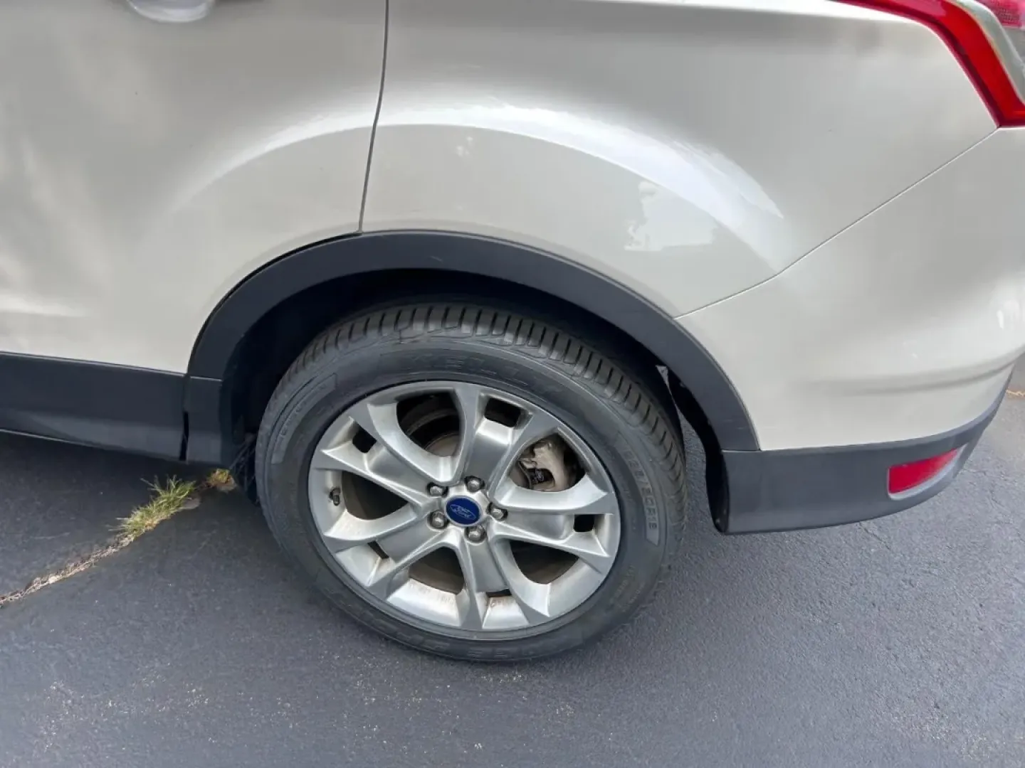 2016 /Medium Light Stone Leather Ford Escape Titanium (1FMCU0JX8GU) with an 1.6L EcoBoost engine, Automatic transmission, located at 970 Woodlawn Dr., Farmington, MO, 63640, (573) 431-7800, 37.825642, -90.468674 - Are you ready for your next adventure? Whether you're commuting to work, taking the family on a weekend getaway, or exploring the scenic routes around Farmington, the 2016 Ford Escape Titanium is the perfect companion for all your journeys. With its spacious interior, advanced technology, and except - Photo#6