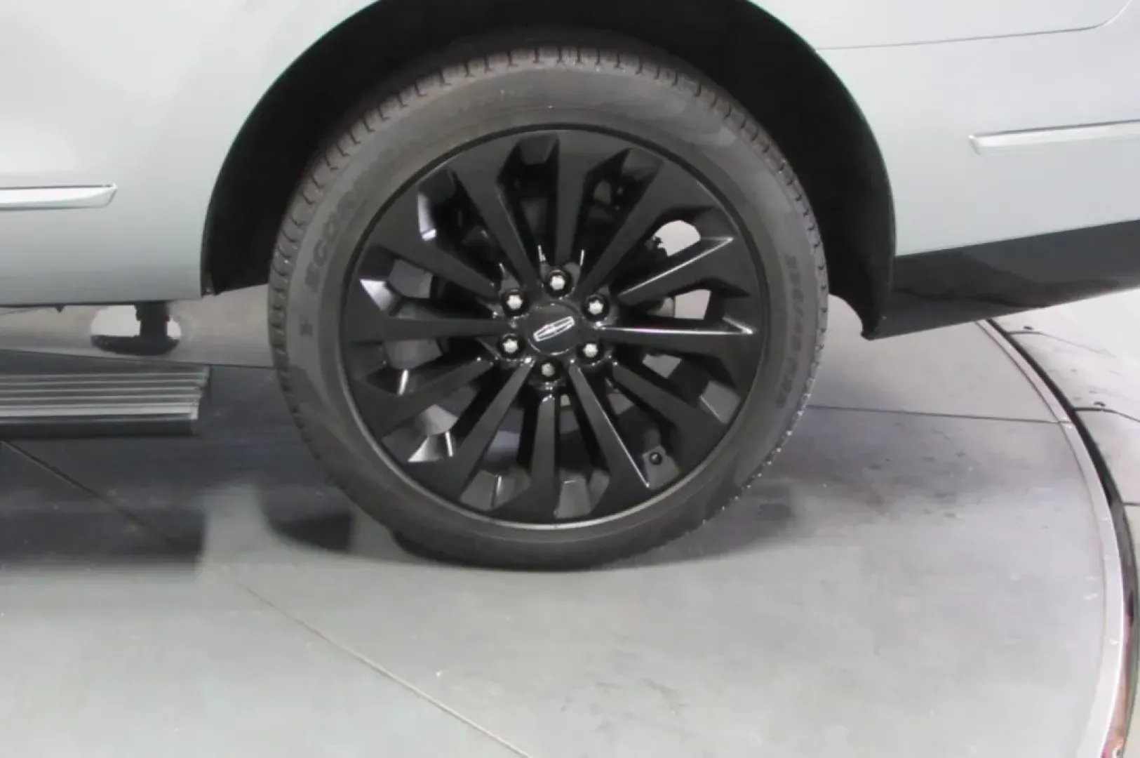 2022 /Sandstone Lincoln Navigator Reserve (5LMJJ2LT1NE) with an Other engine, Automatic transmission, located at 12830 Highway 21, De Soto, MO, 63020, (636) 337-7777, 38.153099, -90.573624 - Experience the ultimate in luxury and capability with the stunning 2022 Lincoln Navigator Reserve, now available at Pettus CDJR DeSoto. Located at 12830 Highway 21, De Soto, MO 63020, our OEM dealership specializes in quality used vehicles, making it easy for you to find the perfect fit for your lif - Photo#9