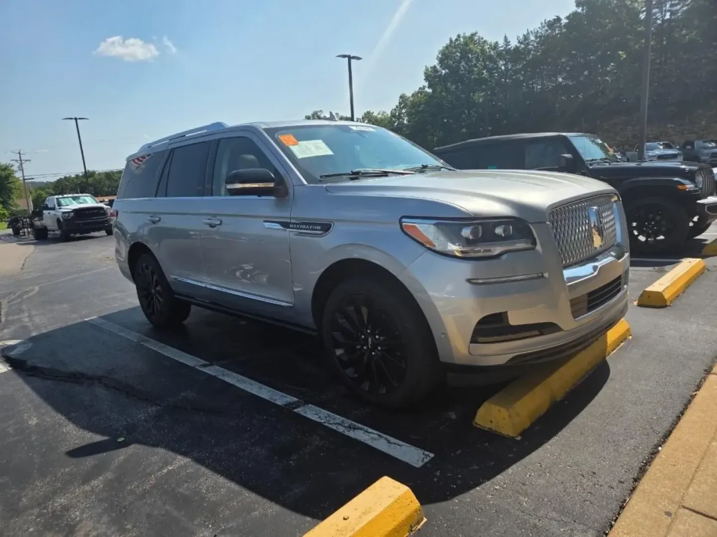 2022 Lincoln Navigator Reserve (5LMJJ2LT1NE) with an Other engine, Automatic transmission, located at 12830 Highway 21, De Soto, MO, 63020, (636) 337-7777, 38.153099, -90.573624 - Experience the ultimate in luxury and capability with the stunning 2022 Lincoln Navigator Reserve, now available at Pettus CDJR DeSoto. Located at 12830 Highway 21, De Soto, MO 63020, our OEM dealership specializes in quality used vehicles, making it easy for you to find the perfect fit for your lif - Photo#0