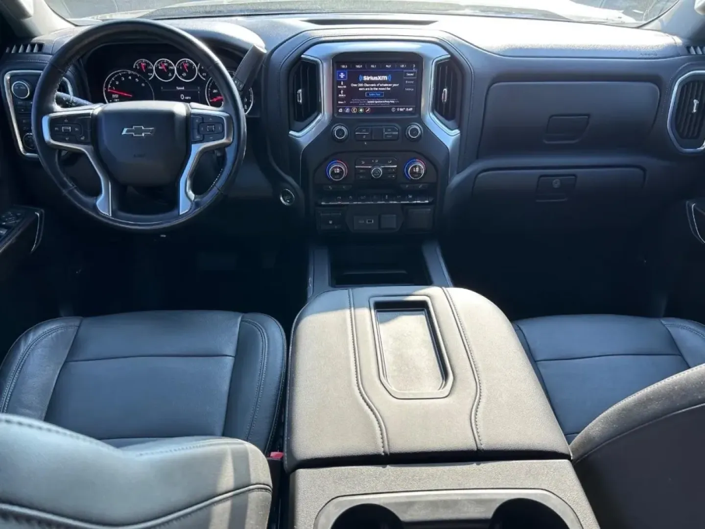 2020 /Jet Black Leather Chevrolet Silverado 1500 RST (3GCUYEEL7LG) with an 6.2L engine, located at 141 Commercial Dr, Fredericktown, MO, 63645, (573) 783-6432, 37.570087, -90.320648 - **Adventure Awaits with the 2020 Chevrolet Silverado 1500 at Pettus Ford Fredericktown!**<br /> <br /> Are you ready to elevate your driving experience, whether for weekend getaways or daily commutes? The 2020 Chevrolet Silverado 1500 is more than just a truck; it's a lifestyle choice that caters to - Photo#9