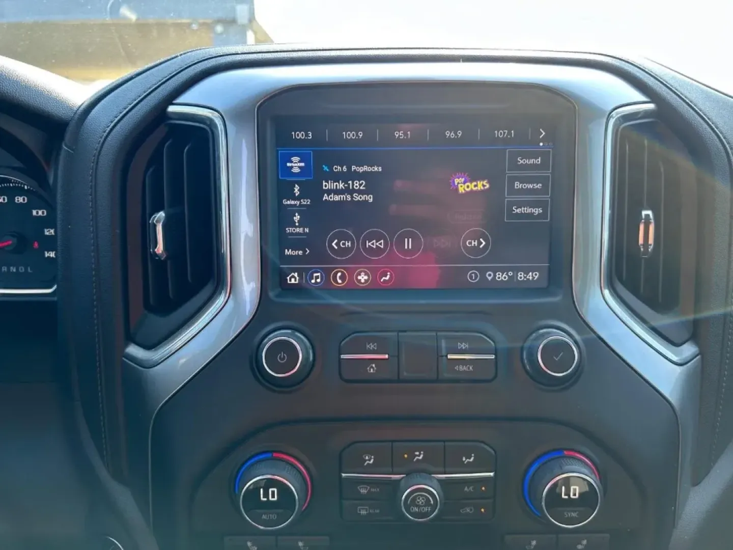 2020 /Jet Black Leather Chevrolet Silverado 1500 RST (3GCUYEEL7LG) with an 6.2L engine, located at 141 Commercial Dr, Fredericktown, MO, 63645, (573) 783-6432, 37.570087, -90.320648 - **Adventure Awaits with the 2020 Chevrolet Silverado 1500 at Pettus Ford Fredericktown!**<br /> <br /> Are you ready to elevate your driving experience, whether for weekend getaways or daily commutes? The 2020 Chevrolet Silverado 1500 is more than just a truck; it's a lifestyle choice that caters to - Photo#13