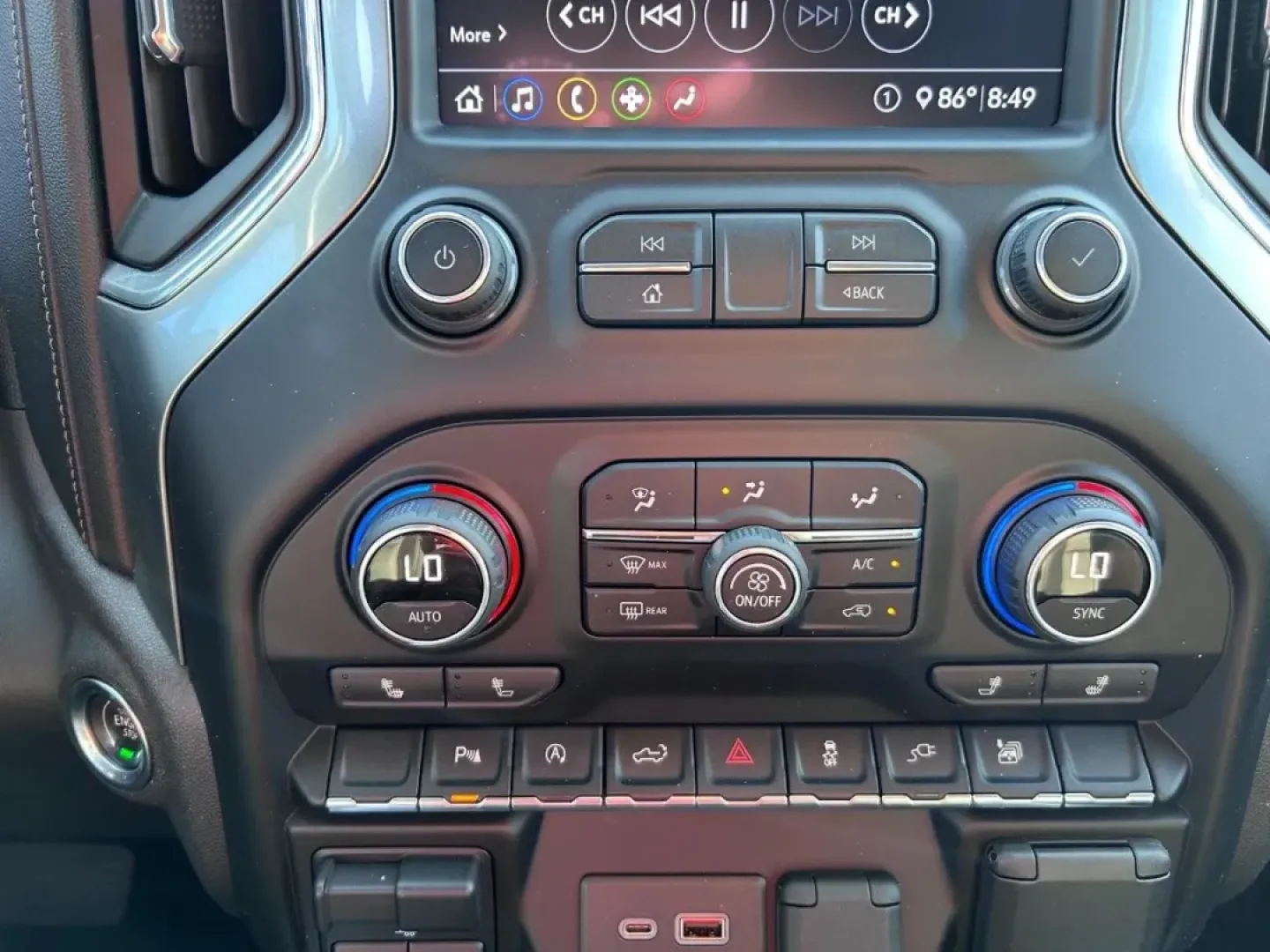 2020 /Jet Black Leather Chevrolet Silverado 1500 RST (3GCUYEEL7LG) with an 6.2L engine, located at 141 Commercial Dr, Fredericktown, MO, 63645, (573) 783-6432, 37.570087, -90.320648 - **Adventure Awaits with the 2020 Chevrolet Silverado 1500 at Pettus Ford Fredericktown!**<br /> <br /> Are you ready to elevate your driving experience, whether for weekend getaways or daily commutes? The 2020 Chevrolet Silverado 1500 is more than just a truck; it's a lifestyle choice that caters to - Photo#14