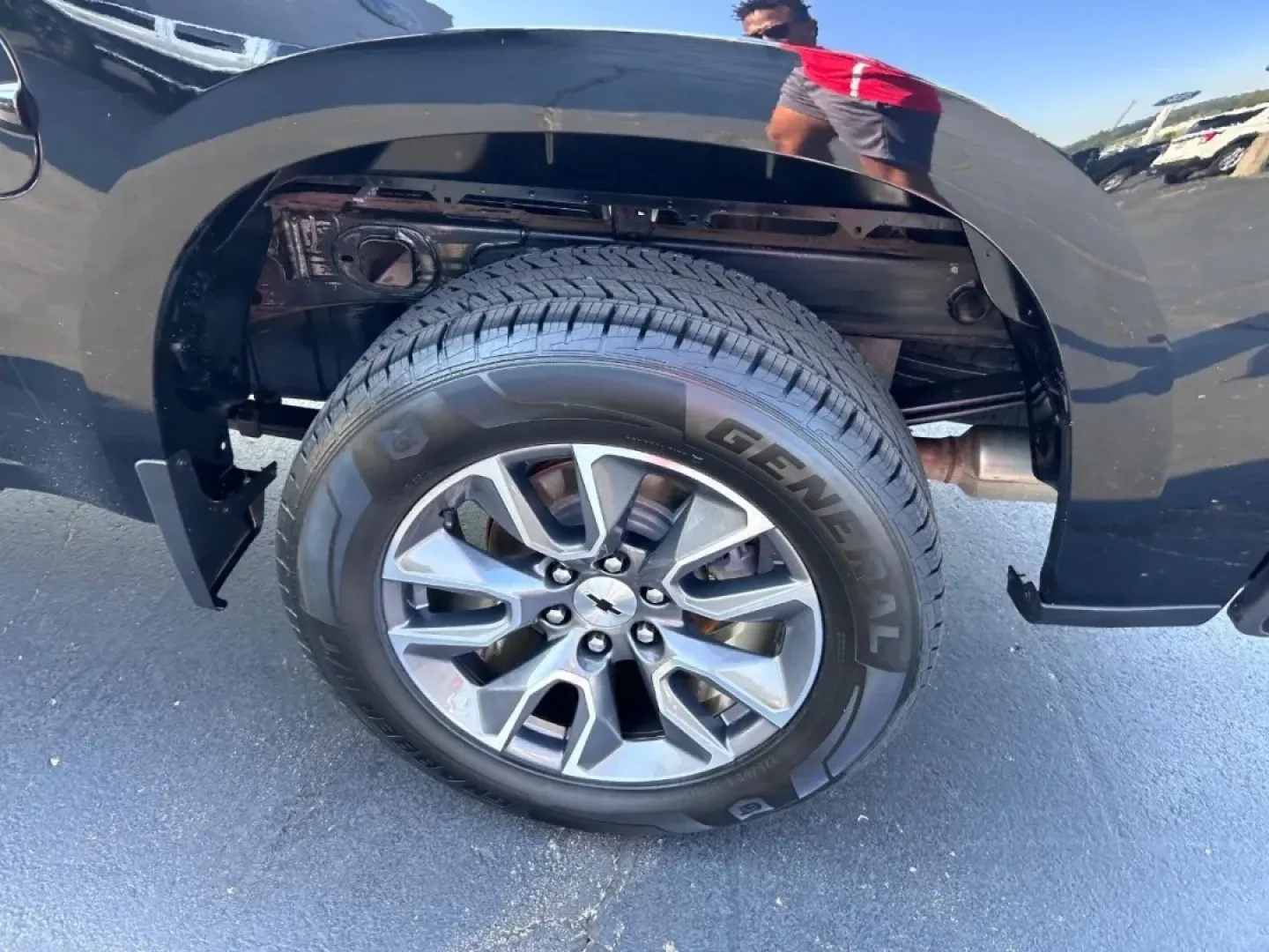 2020 /Jet Black Leather Chevrolet Silverado 1500 RST (3GCUYEEL7LG) with an 6.2L engine, located at 141 Commercial Dr, Fredericktown, MO, 63645, (573) 783-6432, 37.570087, -90.320648 - **Adventure Awaits with the 2020 Chevrolet Silverado 1500 at Pettus Ford Fredericktown!**<br /> <br /> Are you ready to elevate your driving experience, whether for weekend getaways or daily commutes? The 2020 Chevrolet Silverado 1500 is more than just a truck; it's a lifestyle choice that caters to - Photo#5