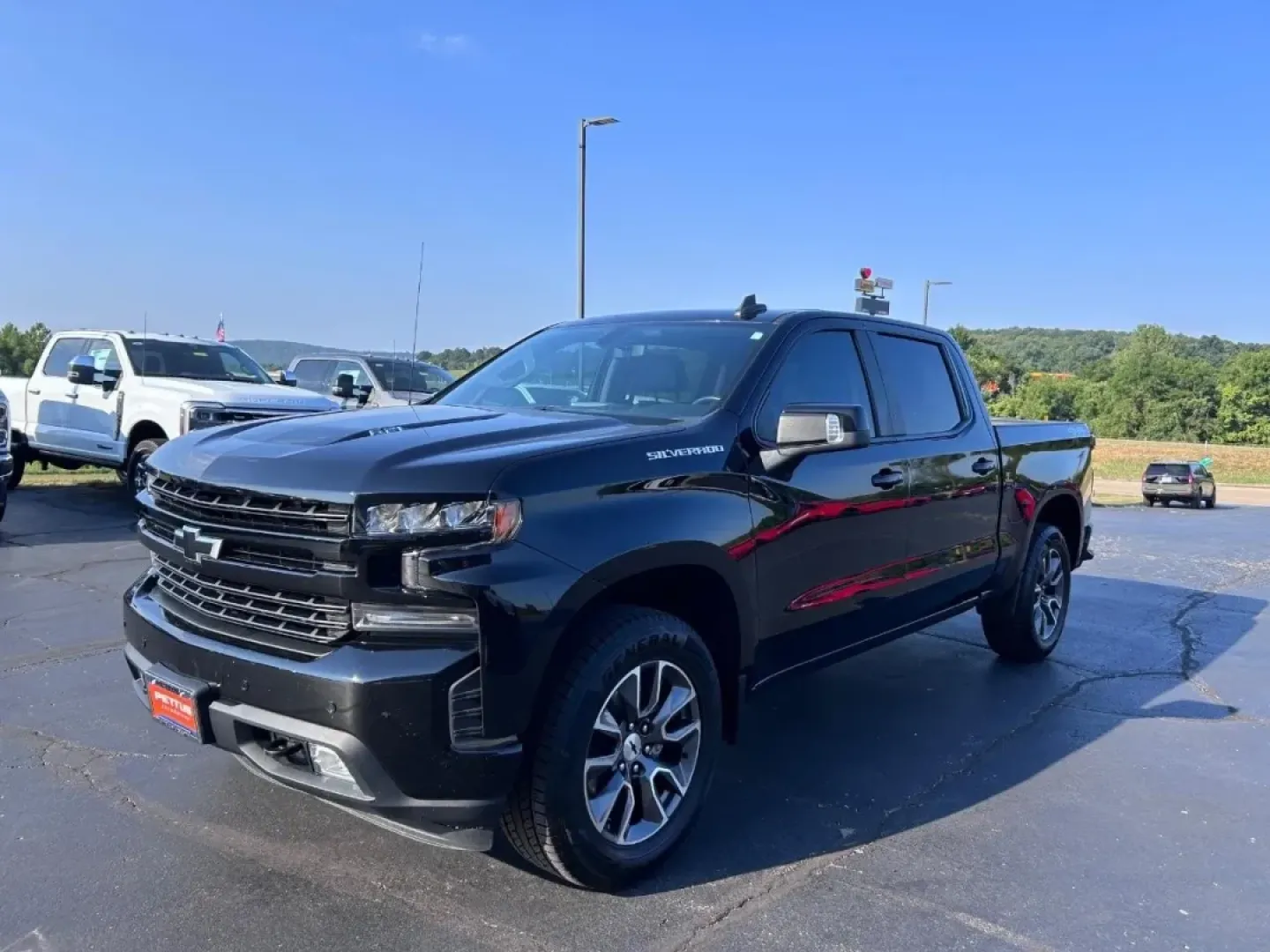 2020 /Jet Black Leather Chevrolet Silverado 1500 RST (3GCUYEEL7LG) with an 6.2L engine, located at 141 Commercial Dr, Fredericktown, MO, 63645, (573) 783-6432, 37.570087, -90.320648 - **Adventure Awaits with the 2020 Chevrolet Silverado 1500 at Pettus Ford Fredericktown!**<br /> <br /> Are you ready to elevate your driving experience, whether for weekend getaways or daily commutes? The 2020 Chevrolet Silverado 1500 is more than just a truck; it's a lifestyle choice that caters to - Photo#6