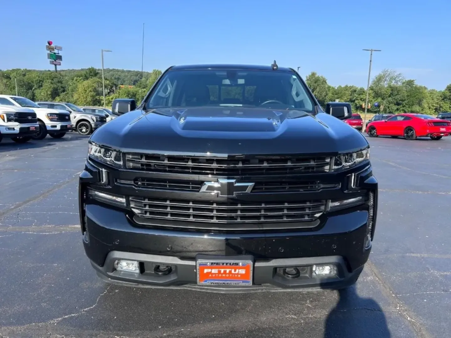 2020 /Jet Black Leather Chevrolet Silverado 1500 RST (3GCUYEEL7LG) with an 6.2L engine, located at 141 Commercial Dr, Fredericktown, MO, 63645, (573) 783-6432, 37.570087, -90.320648 - **Adventure Awaits with the 2020 Chevrolet Silverado 1500 at Pettus Ford Fredericktown!**<br /> <br /> Are you ready to elevate your driving experience, whether for weekend getaways or daily commutes? The 2020 Chevrolet Silverado 1500 is more than just a truck; it's a lifestyle choice that caters to - Photo#7