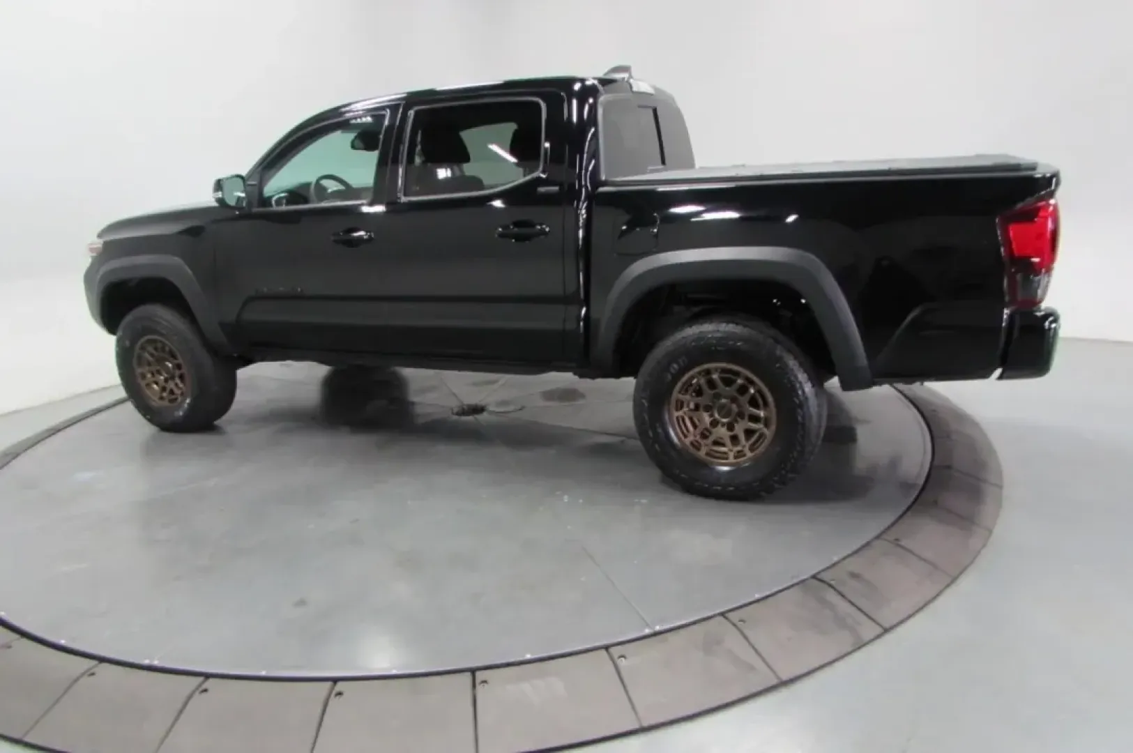 2023 /Black Gun Metal Toyota Tacoma SR5 V6 (3TMCZ5AN1PM) with an Other engine, located at 12836 Highway 21, De Soto, MO, 63020, (636) 337-7777, 38.151867, -90.575615 - ### Conquer the Great Outdoors with the 2023 Toyota Tacoma 4WD<br /> <br /> Are you looking for a reliable truck that can handle both your everyday needs and weekend adventures? Look no further than the **2023 Toyota Tacoma 4WD** available now at **Pettus Ford De Soto**, located at **12836 Missouri - Photo#4