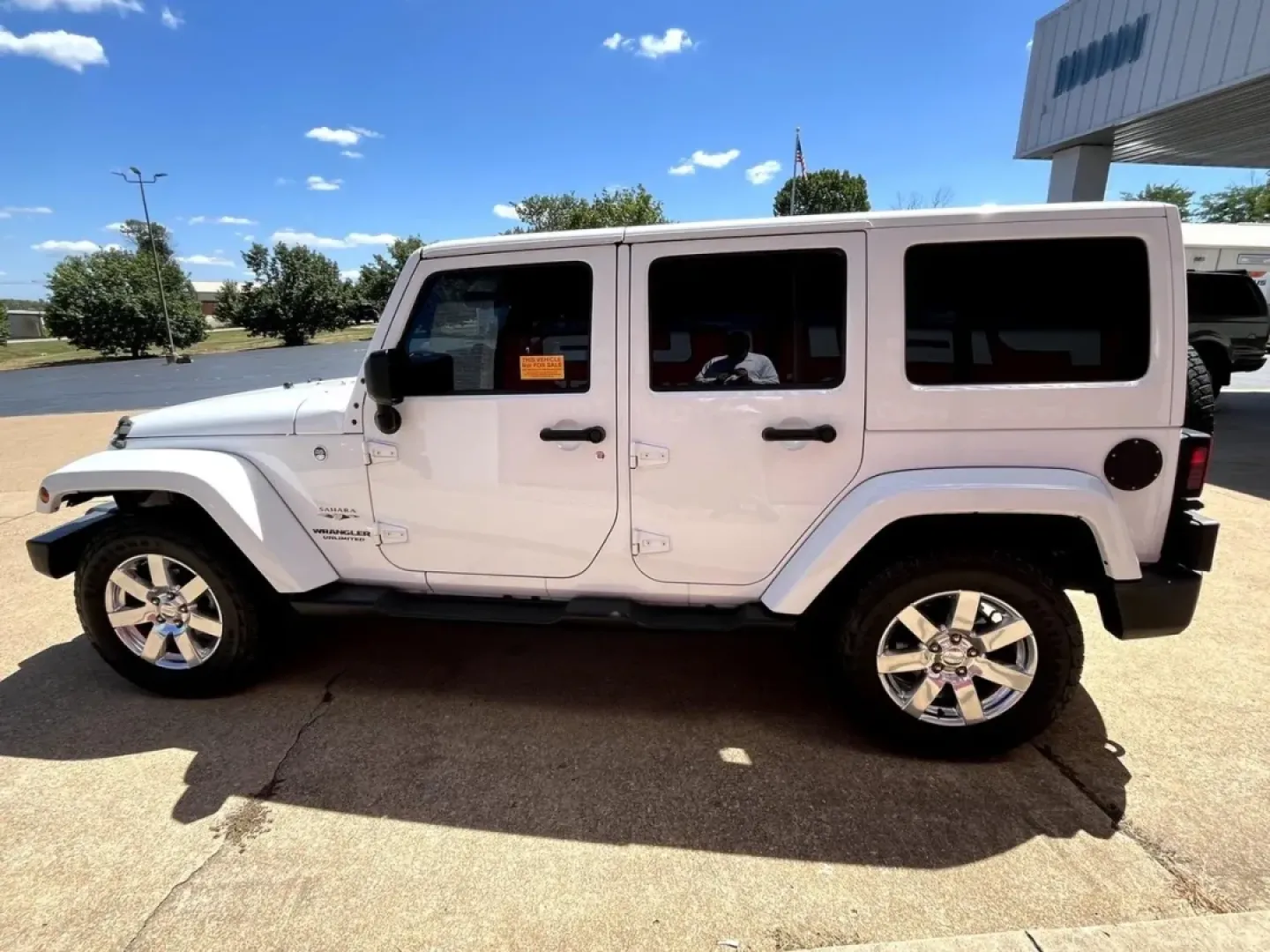 2016 Jeep Wrangler Unlimited Sahara (1C4BJWEG8GL) with an 3.6L V6 engine, located at 970 Woodlawn Dr., Farmington, MO, 63640, (573) 431-7800, 37.825642, -90.468674 - **Unleash Your Adventurous Spirit with the 2016 Jeep Wrangler Perfect for Weekend Getaways!**<br /> <br /> Are you ready to transform your weekends into unforgettable adventures? Picture yourself cruising through the rugged terrain of the Ozarks or navigating the scenic byways of Farmington, MO, in - Photo#2