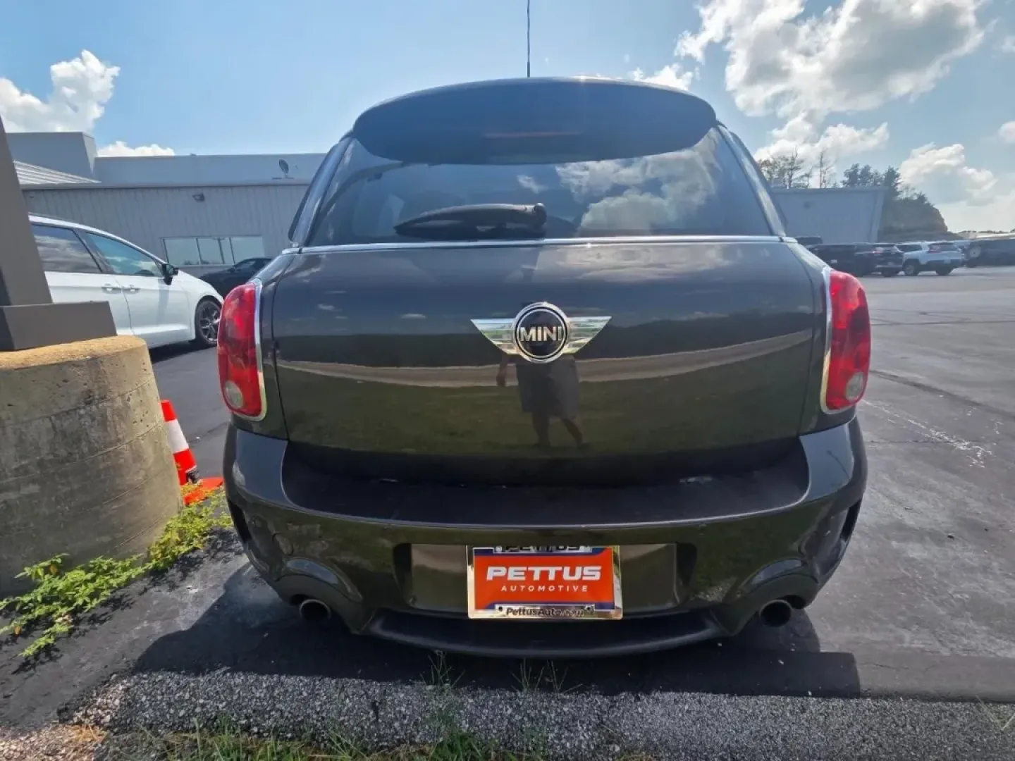 2015 Mini Cooper S Countryman Base (WMWZC3C54FW) with an Other engine, located at 12830 Highway 21, De Soto, MO, 63020, (636) 337-7777, 38.153099, -90.573624 - **Explore the Open Road with the 2015 Mini Cooper Countryman S: Your Next Adventure Awaits!**<br /> <br /> Are you ready to elevate your lifestyle with a vehicle that perfectly balances fun and functionality? Look no further than the 2015 Mini Cooper Countryman S, a pre-owned gem that's designed for - Photo#3