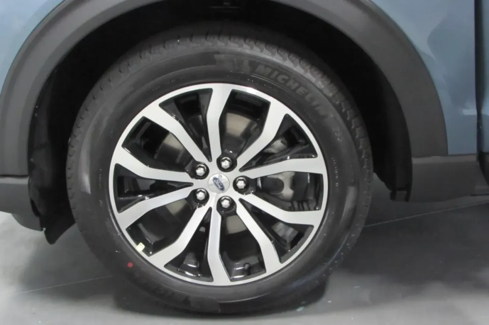 2025 /Onyx Leather Trimmed Ford Explorer ST-Line (1FMUK8KH6SG) with an 2.3L EcoBoost I-4 engine, Automatic transmission, located at 12836 Highway 21, De Soto, MO, 63020, (636) 337-7777, 38.151867, -90.575615 - Unleash your adventurous spirit with the **2025 Ford Explorer ST-Line**, a remarkable SUV designed for families and explorers alike! Whether you're planning a weekend getaway, tackling daily commutes, or simply running errands around De Soto, MO, this versatile vehicle is perfect for those who crave - Photo#9