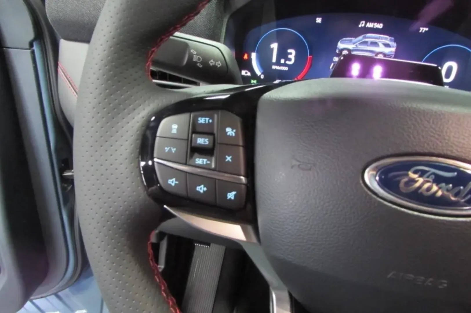 2025 /Onyx Leather Trimmed Ford Explorer ST-Line (1FMUK8KH6SG) with an 2.3L EcoBoost I-4 engine, Automatic transmission, located at 12836 Highway 21, De Soto, MO, 63020, (636) 337-7777, 38.151867, -90.575615 - Unleash your adventurous spirit with the **2025 Ford Explorer ST-Line**, a remarkable SUV designed for families and explorers alike! Whether you're planning a weekend getaway, tackling daily commutes, or simply running errands around De Soto, MO, this versatile vehicle is perfect for those who crave - Photo#16