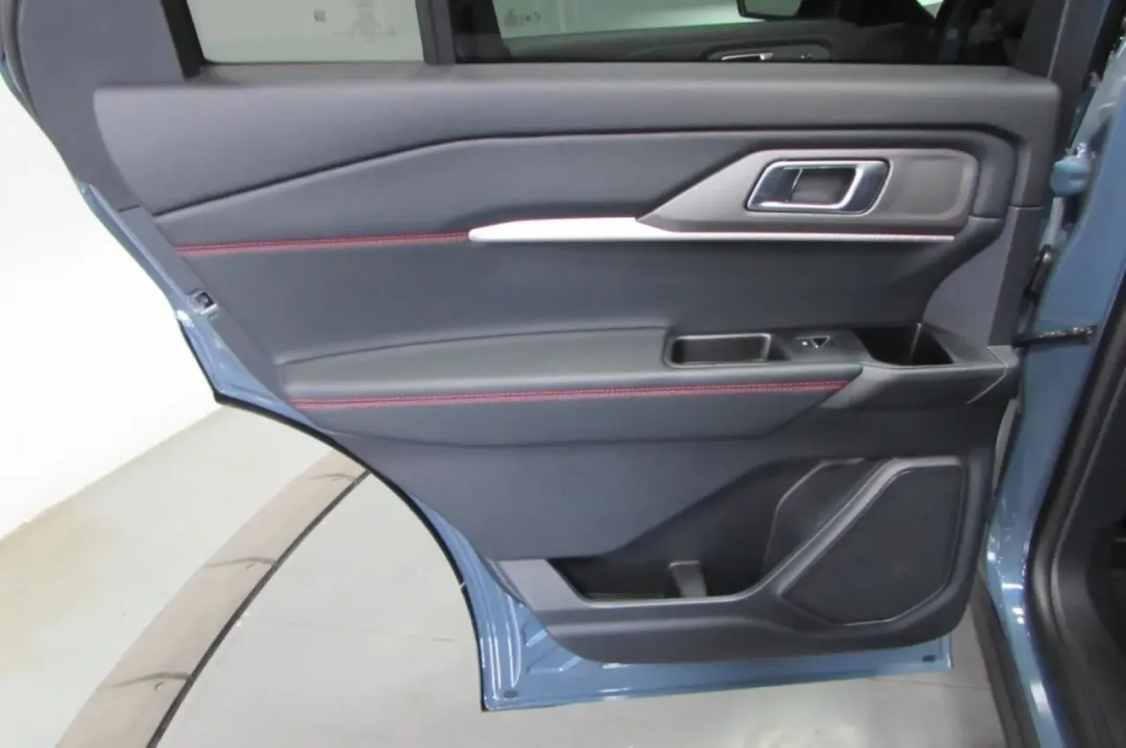 2025 /Onyx Leather Trimmed Ford Explorer ST-Line (1FMUK8KH6SG) with an 2.3L EcoBoost I-4 engine, Automatic transmission, located at 12836 Highway 21, De Soto, MO, 63020, (636) 337-7777, 38.151867, -90.575615 - Unleash your adventurous spirit with the **2025 Ford Explorer ST-Line**, a remarkable SUV designed for families and explorers alike! Whether you're planning a weekend getaway, tackling daily commutes, or simply running errands around De Soto, MO, this versatile vehicle is perfect for those who crave - Photo#24