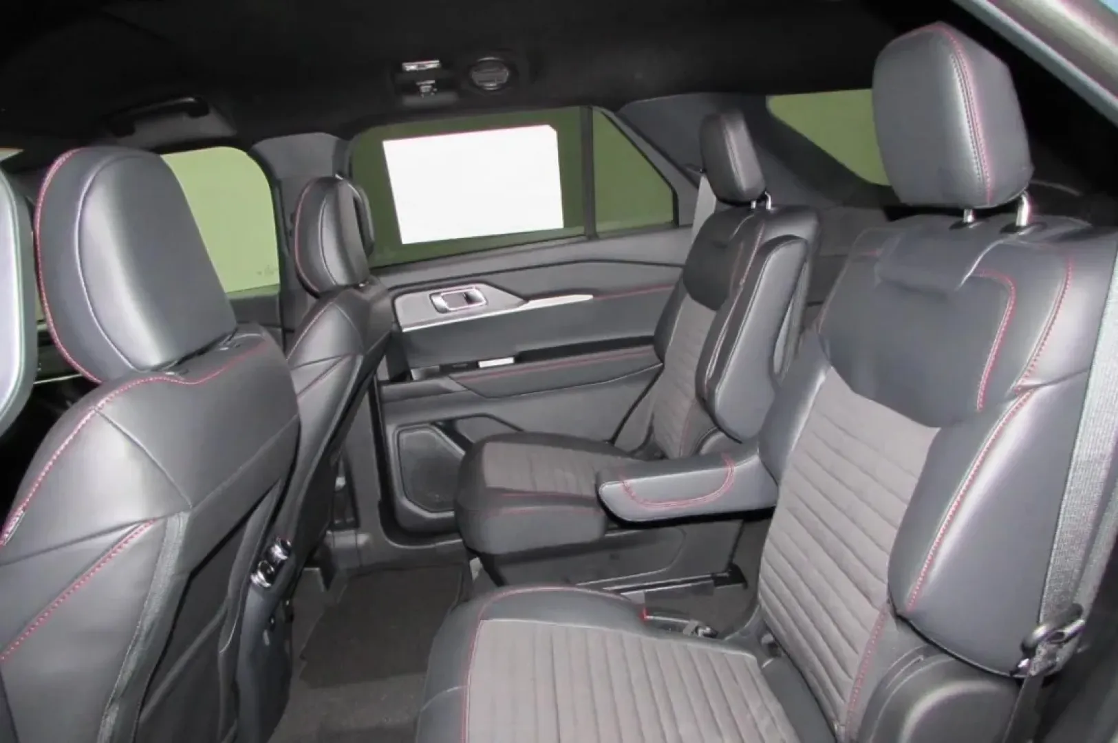 2025 /Onyx Leather Trimmed Ford Explorer ST-Line (1FMUK8KH6SG) with an 2.3L EcoBoost I-4 engine, Automatic transmission, located at 12836 Highway 21, De Soto, MO, 63020, (636) 337-7777, 38.151867, -90.575615 - Unleash your adventurous spirit with the **2025 Ford Explorer ST-Line**, a remarkable SUV designed for families and explorers alike! Whether you're planning a weekend getaway, tackling daily commutes, or simply running errands around De Soto, MO, this versatile vehicle is perfect for those who crave - Photo#25