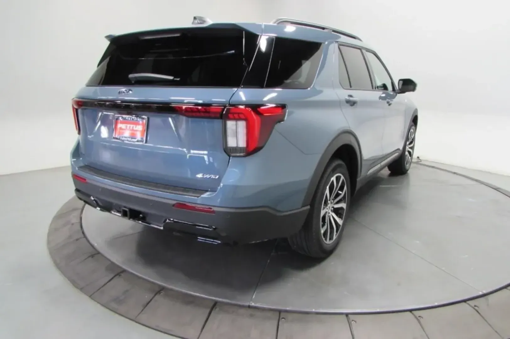 2025 /Onyx Leather Trimmed Ford Explorer ST-Line (1FMUK8KH6SG) with an 2.3L EcoBoost I-4 engine, Automatic transmission, located at 12836 Highway 21, De Soto, MO, 63020, (636) 337-7777, 38.151867, -90.575615 - Unleash your adventurous spirit with the **2025 Ford Explorer ST-Line**, a remarkable SUV designed for families and explorers alike! Whether you're planning a weekend getaway, tackling daily commutes, or simply running errands around De Soto, MO, this versatile vehicle is perfect for those who crave - Photo#7
