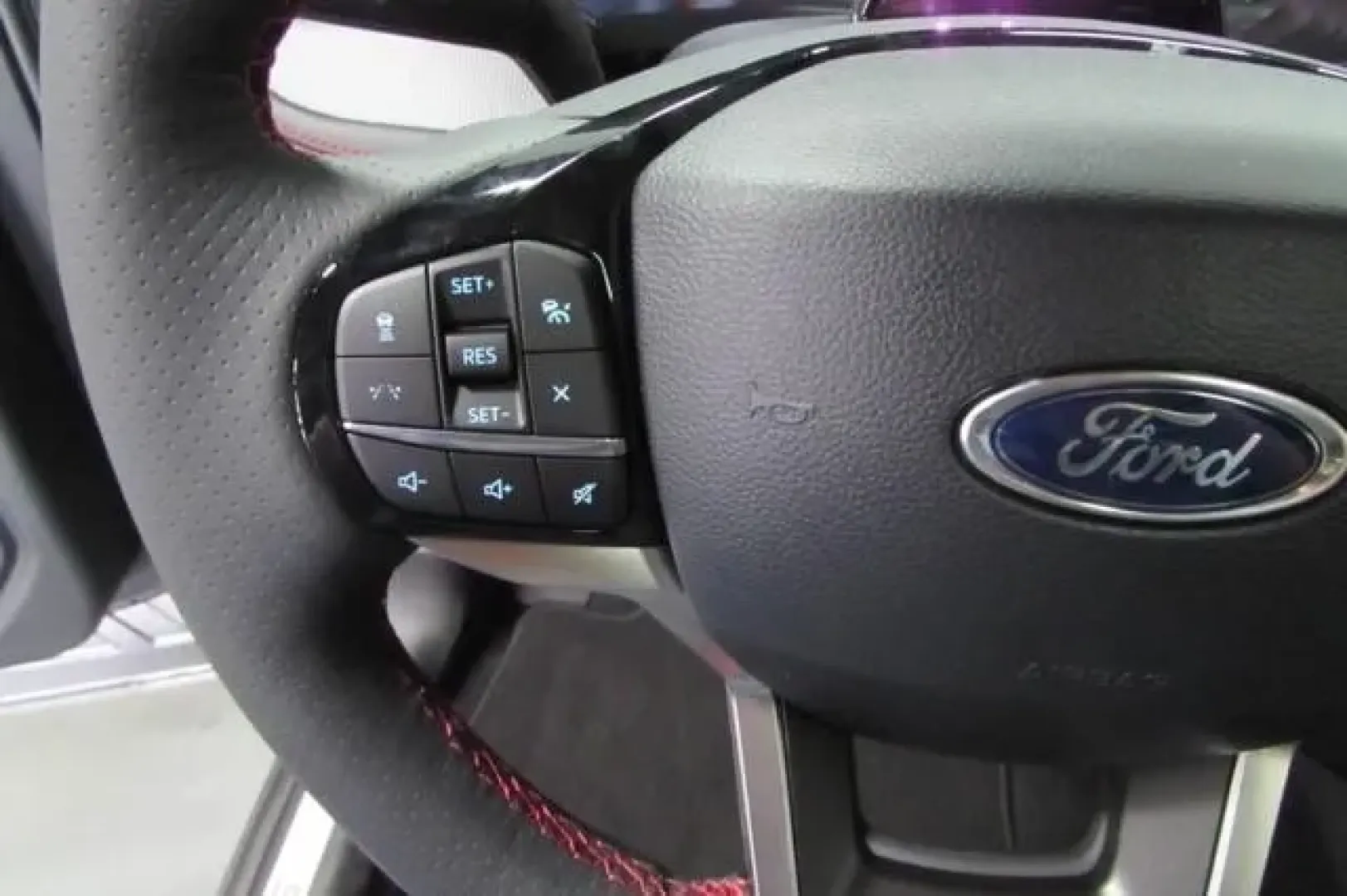 2025 /Onyx Leather Ford Explorer ST-Line (1FMUK8KH8SG) with an 2.3L EcoBoost I-4 engine, Automatic transmission, located at 12836 Highway 21, De Soto, MO, 63020, (636) 337-7777, 38.151867, -90.575615 - Discover your next adventure with the 2025 Ford Explorer ST-Line, designed for families on the go and weekend warriors alike. This stunning SUV, available at Pettus Ford De Soto in De Soto, MO, effortlessly blends style, performance, and functionality, making it the perfect choice for those who crav - Photo#11