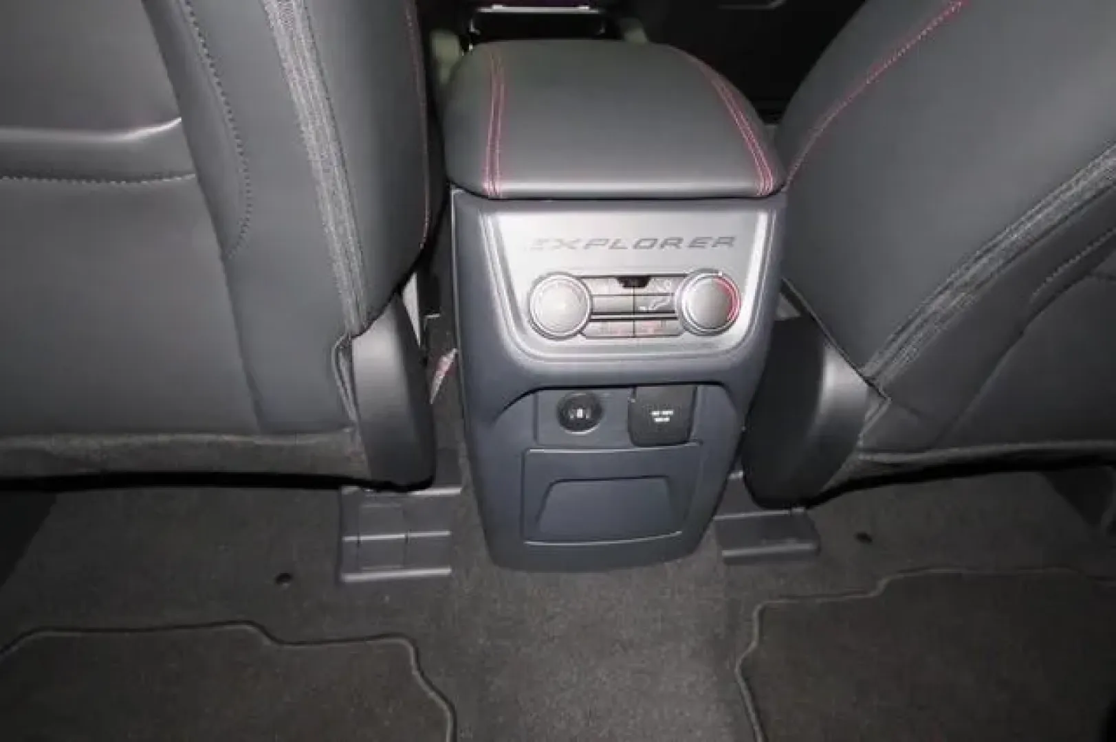 2025 /Onyx Leather Ford Explorer ST-Line (1FMUK8KH8SG) with an 2.3L EcoBoost I-4 engine, Automatic transmission, located at 12836 Highway 21, De Soto, MO, 63020, (636) 337-7777, 38.151867, -90.575615 - Discover your next adventure with the 2025 Ford Explorer ST-Line, designed for families on the go and weekend warriors alike. This stunning SUV, available at Pettus Ford De Soto in De Soto, MO, effortlessly blends style, performance, and functionality, making it the perfect choice for those who crav - Photo#20