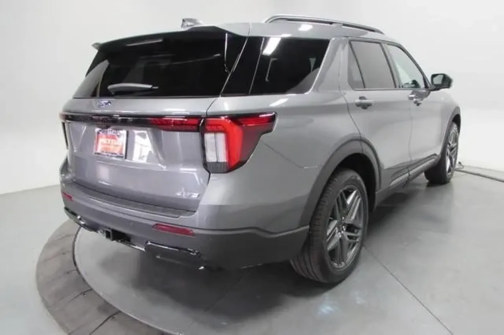 2025 /Onyx Leather Ford Explorer ST-Line (1FMUK8KH8SG) with an 2.3L EcoBoost I-4 engine, Automatic transmission, located at 12836 Highway 21, De Soto, MO, 63020, (636) 337-7777, 38.151867, -90.575615 - Discover your next adventure with the 2025 Ford Explorer ST-Line, designed for families on the go and weekend warriors alike. This stunning SUV, available at Pettus Ford De Soto in De Soto, MO, effortlessly blends style, performance, and functionality, making it the perfect choice for those who crav - Photo#7