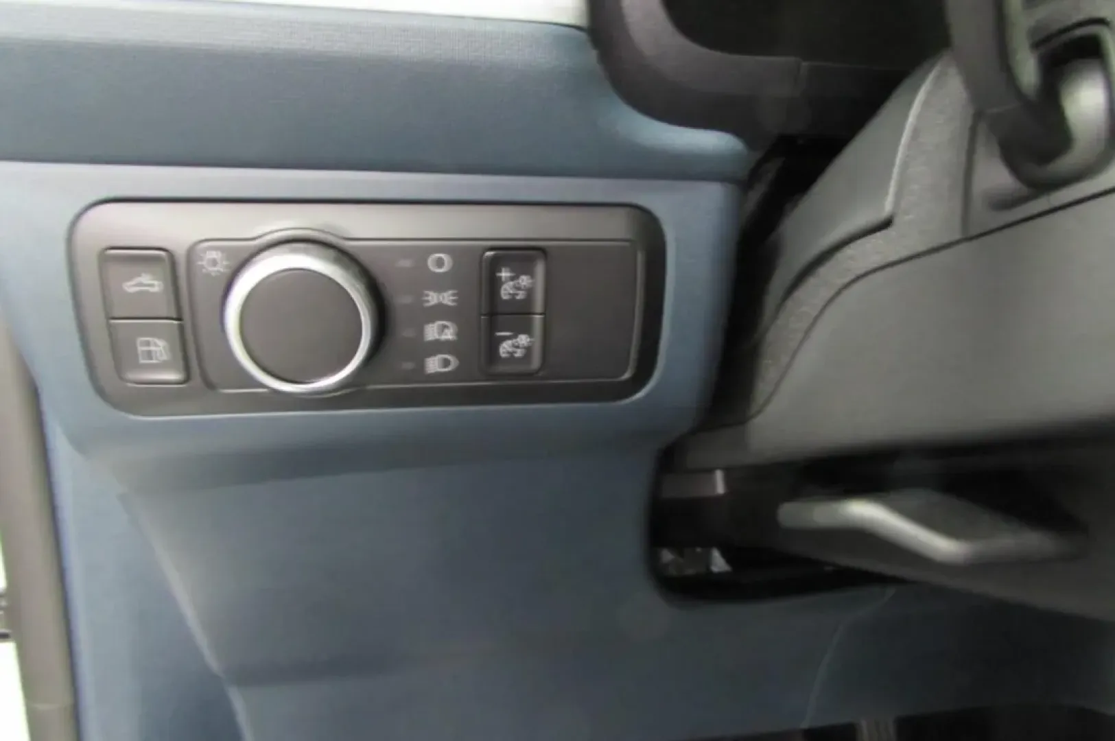 2025 /Navy Pier/Aspen Gray Leather Ford Maverick XLT (3FTTW8H38SR) with an 2.5L Hybrid engine, Automatic transmission, located at 12836 Highway 21, De Soto, MO, 63020, (636) 337-7777, 38.151867, -90.575615 - **Explore the Great Outdoors with the 2025 Ford Maverick XLT - Your Ultimate Weekend Companion!**<br /> <br /> Are you ready to embark on your next adventure? Whether you're hauling gear for that weekend camping trip or running errands around De Soto, the 2025 Ford Maverick XLT is the perfect blend - Photo#15