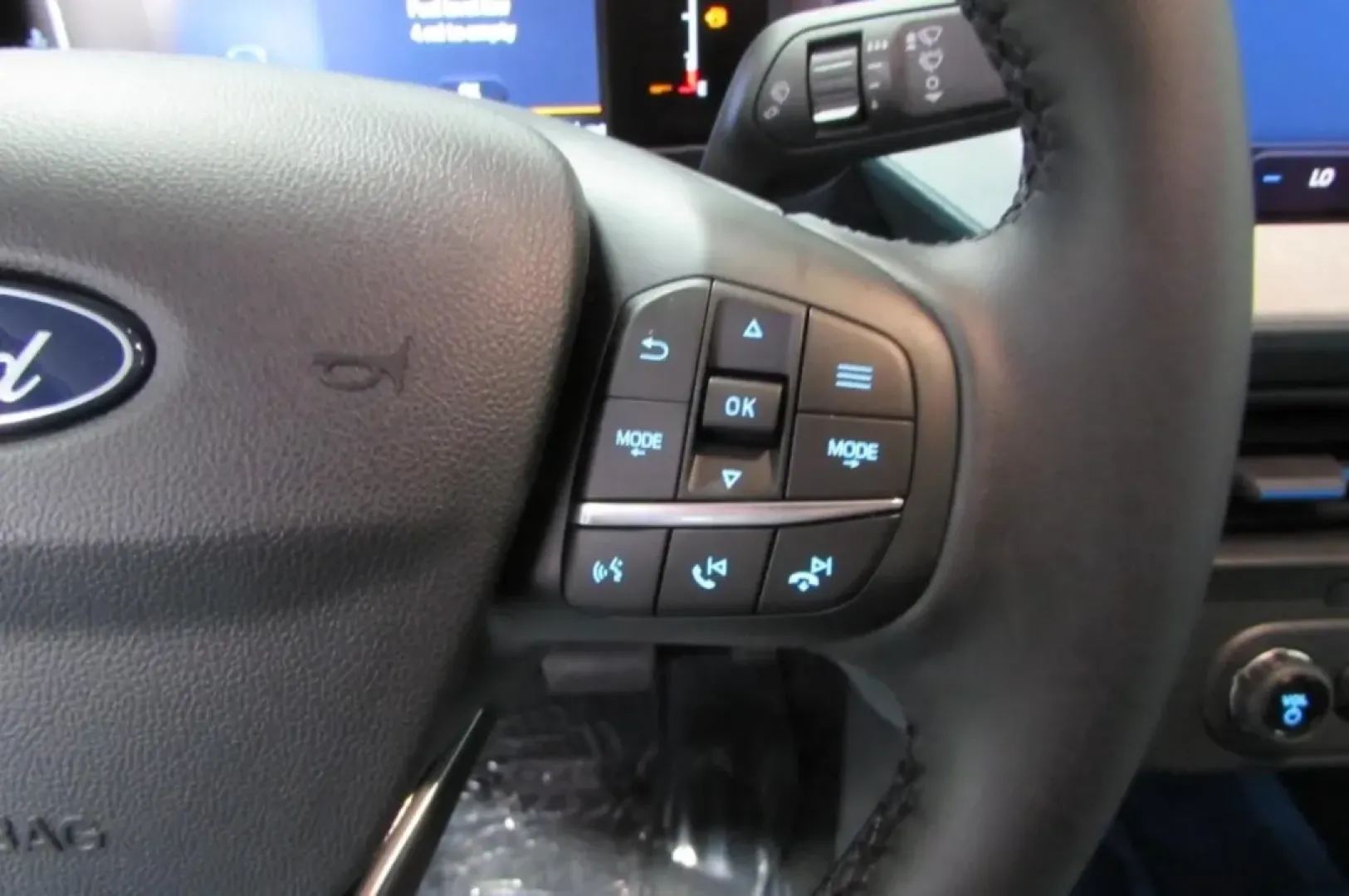 2025 /Navy Pier/Aspen Gray Leather Ford Maverick XLT (3FTTW8H38SR) with an 2.5L Hybrid engine, Automatic transmission, located at 12836 Highway 21, De Soto, MO, 63020, (636) 337-7777, 38.151867, -90.575615 - **Explore the Great Outdoors with the 2025 Ford Maverick XLT - Your Ultimate Weekend Companion!**<br /> <br /> Are you ready to embark on your next adventure? Whether you're hauling gear for that weekend camping trip or running errands around De Soto, the 2025 Ford Maverick XLT is the perfect blend - Photo#18