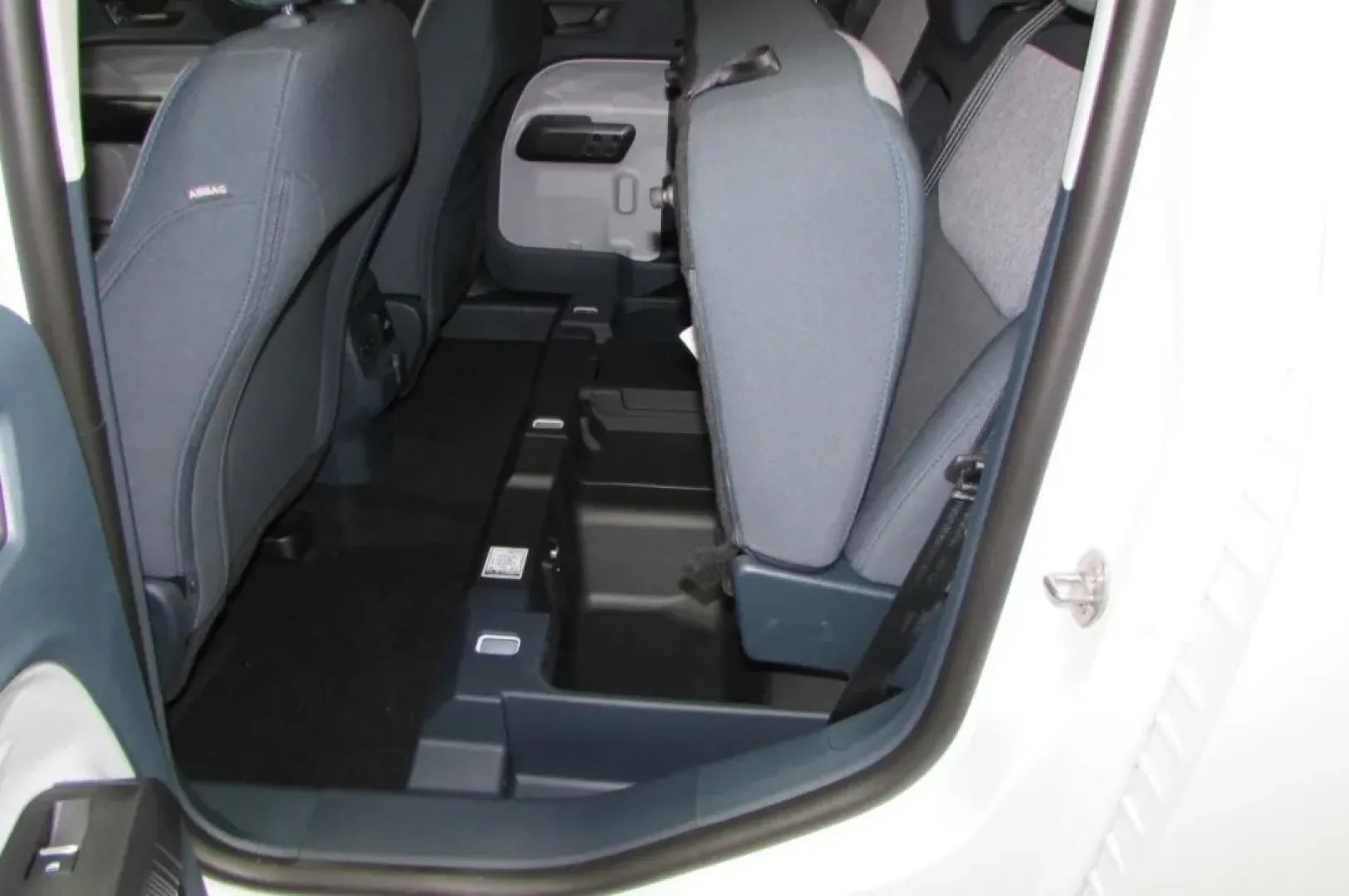 2025 /Navy Pier/Aspen Gray Leather Ford Maverick XLT (3FTTW8H38SR) with an 2.5L Hybrid engine, Automatic transmission, located at 12836 Highway 21, De Soto, MO, 63020, (636) 337-7777, 38.151867, -90.575615 - **Explore the Great Outdoors with the 2025 Ford Maverick XLT - Your Ultimate Weekend Companion!**<br /> <br /> Are you ready to embark on your next adventure? Whether you're hauling gear for that weekend camping trip or running errands around De Soto, the 2025 Ford Maverick XLT is the perfect blend - Photo#28