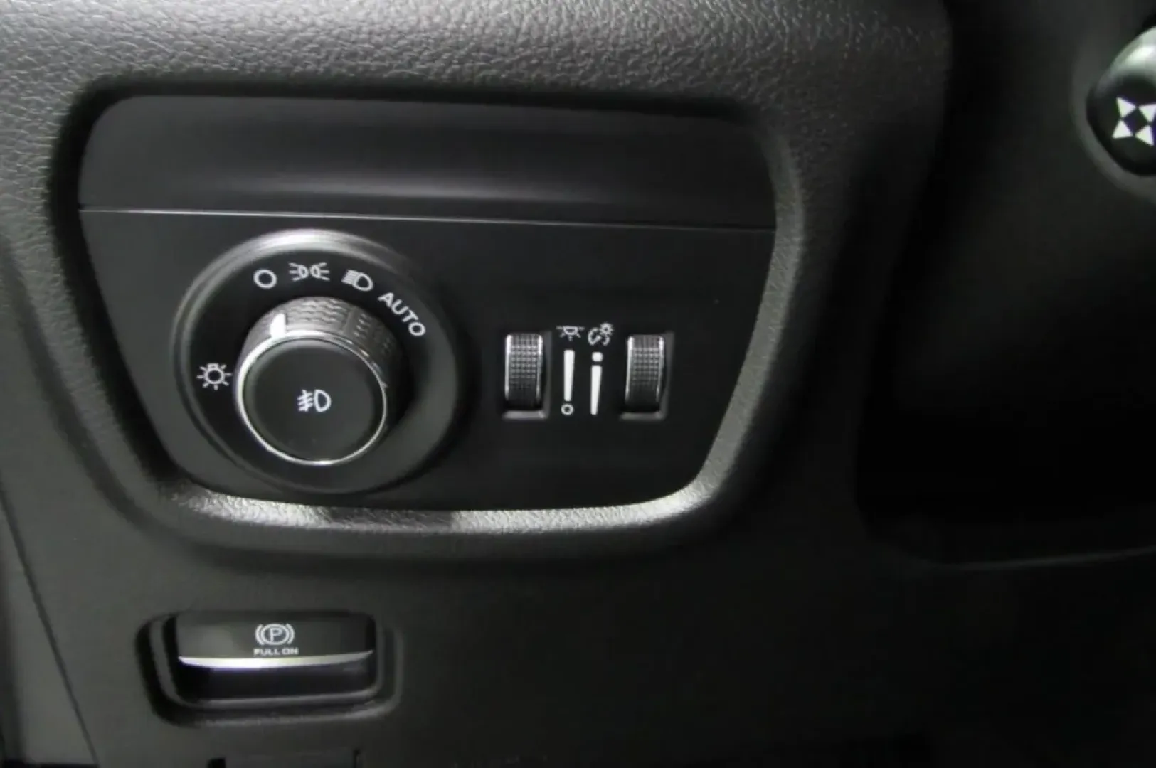2021 /Global Black Jeep Grand Cherokee Overland (1C4RJKDT5M8) with an Other engine, located at 12830 Highway 21, De Soto, MO, 63020, (636) 337-7777, 38.153099, -90.573624 - Discover the perfect blend of adventure and comfort with this stunning 2021 Jeep Grand Cherokee 4WD Overland, available now at Pettus CDJR DeSoto, your trusted OEM dealership located at 12830 Highway 21, De Soto, MO 63020. With low mileage of just 16,659 miles, this SUV is not just a vehicle; it's a - Photo#10