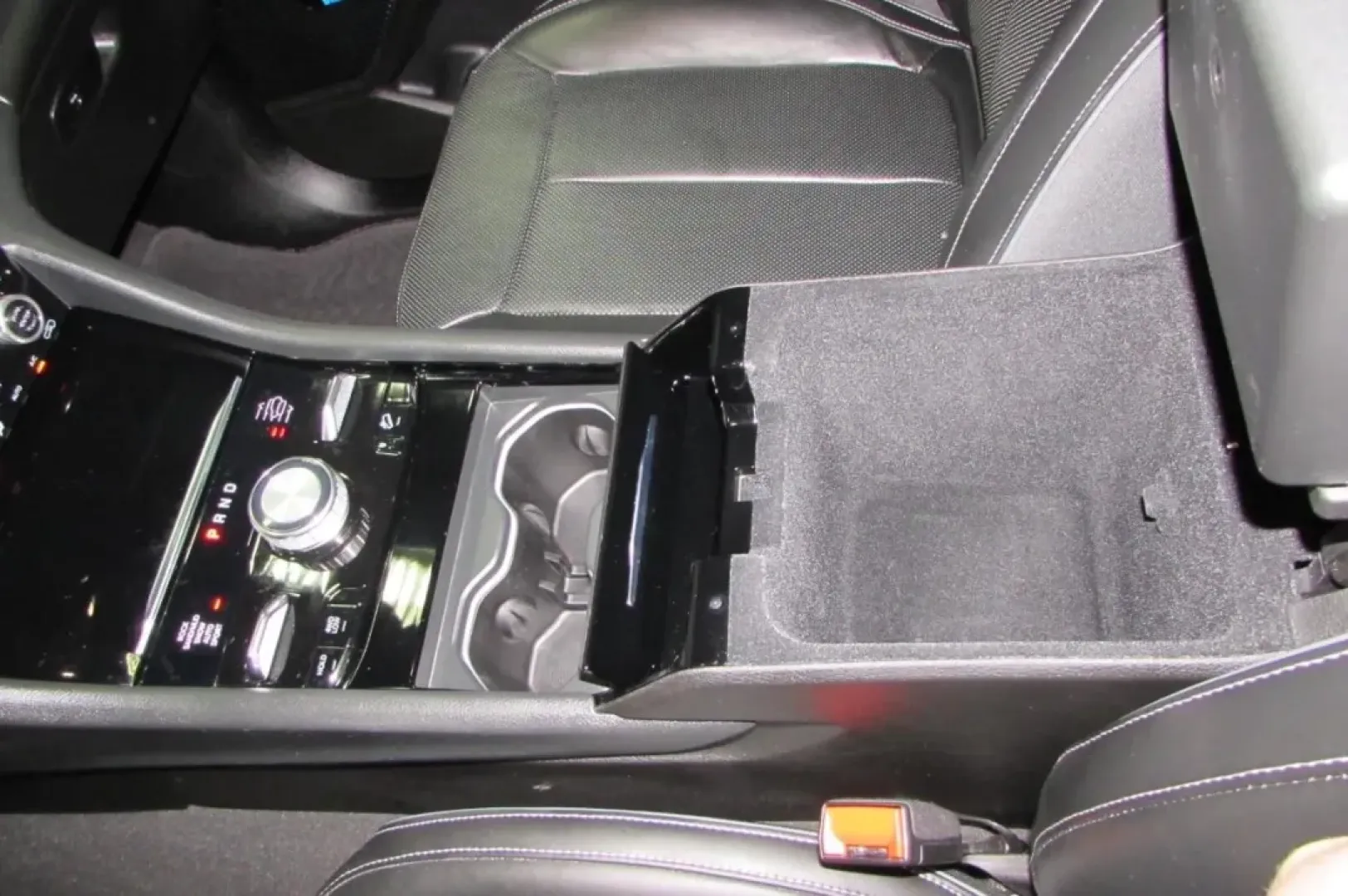 2021 /Global Black Jeep Grand Cherokee Overland (1C4RJKDT5M8) with an Other engine, located at 12830 Highway 21, De Soto, MO, 63020, (636) 337-7777, 38.153099, -90.573624 - Discover the perfect blend of adventure and comfort with this stunning 2021 Jeep Grand Cherokee 4WD Overland, available now at Pettus CDJR DeSoto, your trusted OEM dealership located at 12830 Highway 21, De Soto, MO 63020. With low mileage of just 16,659 miles, this SUV is not just a vehicle; it's a - Photo#17