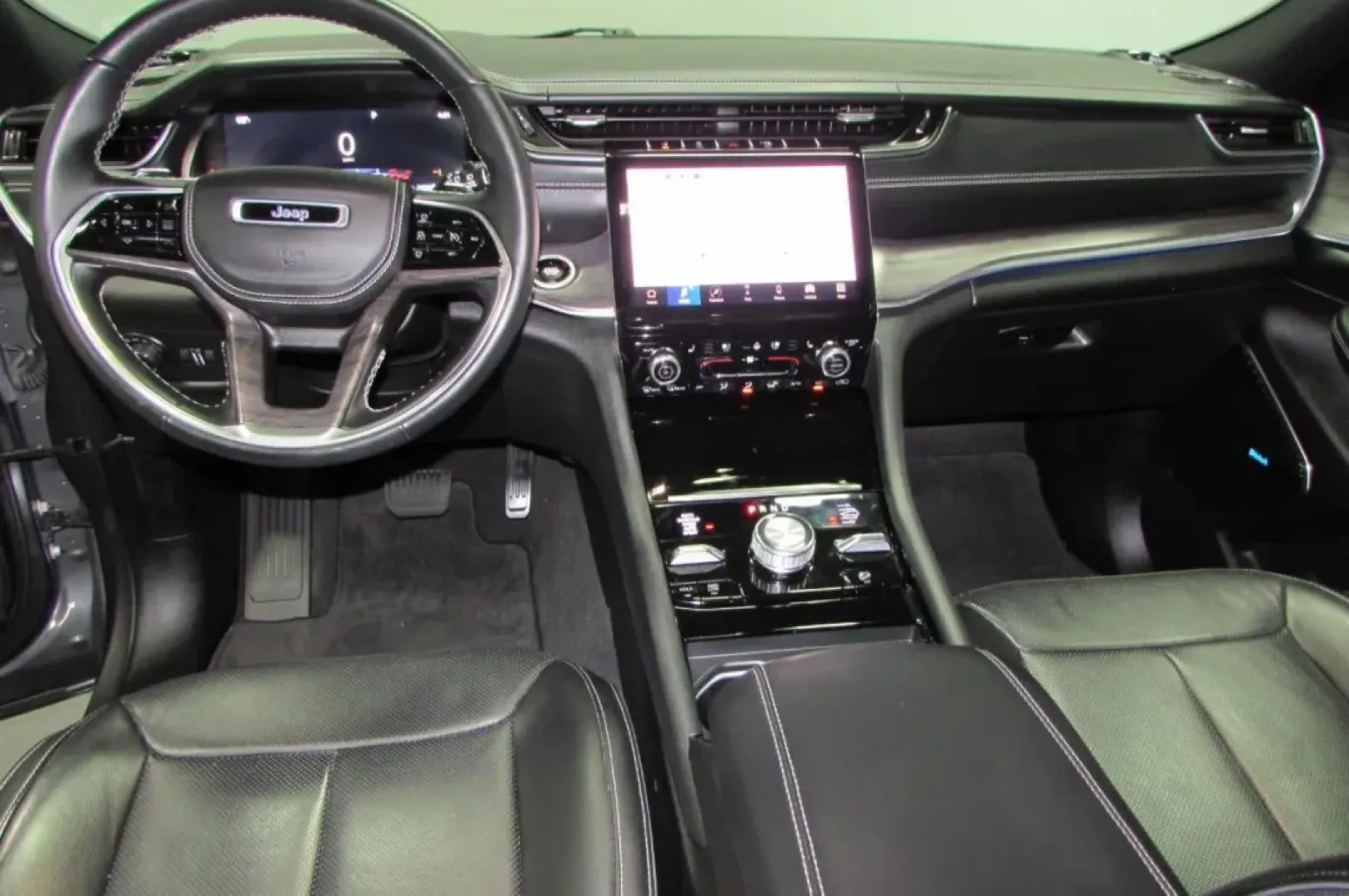 2021 /Global Black Jeep Grand Cherokee Overland (1C4RJKDT5M8) with an Other engine, located at 12830 Highway 21, De Soto, MO, 63020, (636) 337-7777, 38.153099, -90.573624 - Discover the perfect blend of adventure and comfort with this stunning 2021 Jeep Grand Cherokee 4WD Overland, available now at Pettus CDJR DeSoto, your trusted OEM dealership located at 12830 Highway 21, De Soto, MO 63020. With low mileage of just 16,659 miles, this SUV is not just a vehicle; it's a - Photo#18