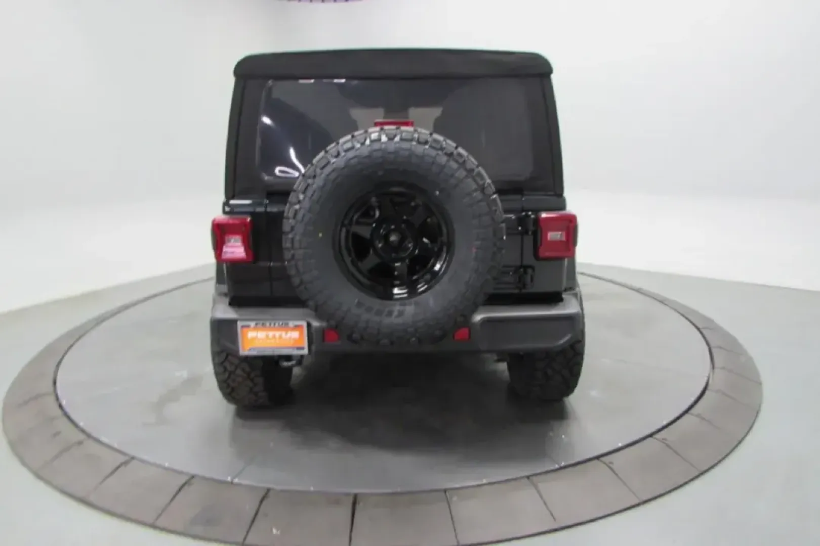 2024 Jeep Wrangler Sahara (1C4PJXEG3RW) with an Other engine, Automatic transmission, located at 12830 Highway 21, De Soto, MO, 63020, (636) 337-7777, 38.153099, -90.573624 - **Explore New Adventures with the 2024 Jeep Wrangler Sahara - Perfect for Your Next Journey!**<br /> <br /> Are you ready to embrace the great outdoors or tackle your daily commute with confidence? The 2024 Jeep Wrangler Sahara is here to elevate your lifestyle, whether you're navigating rugged trai - Photo#4