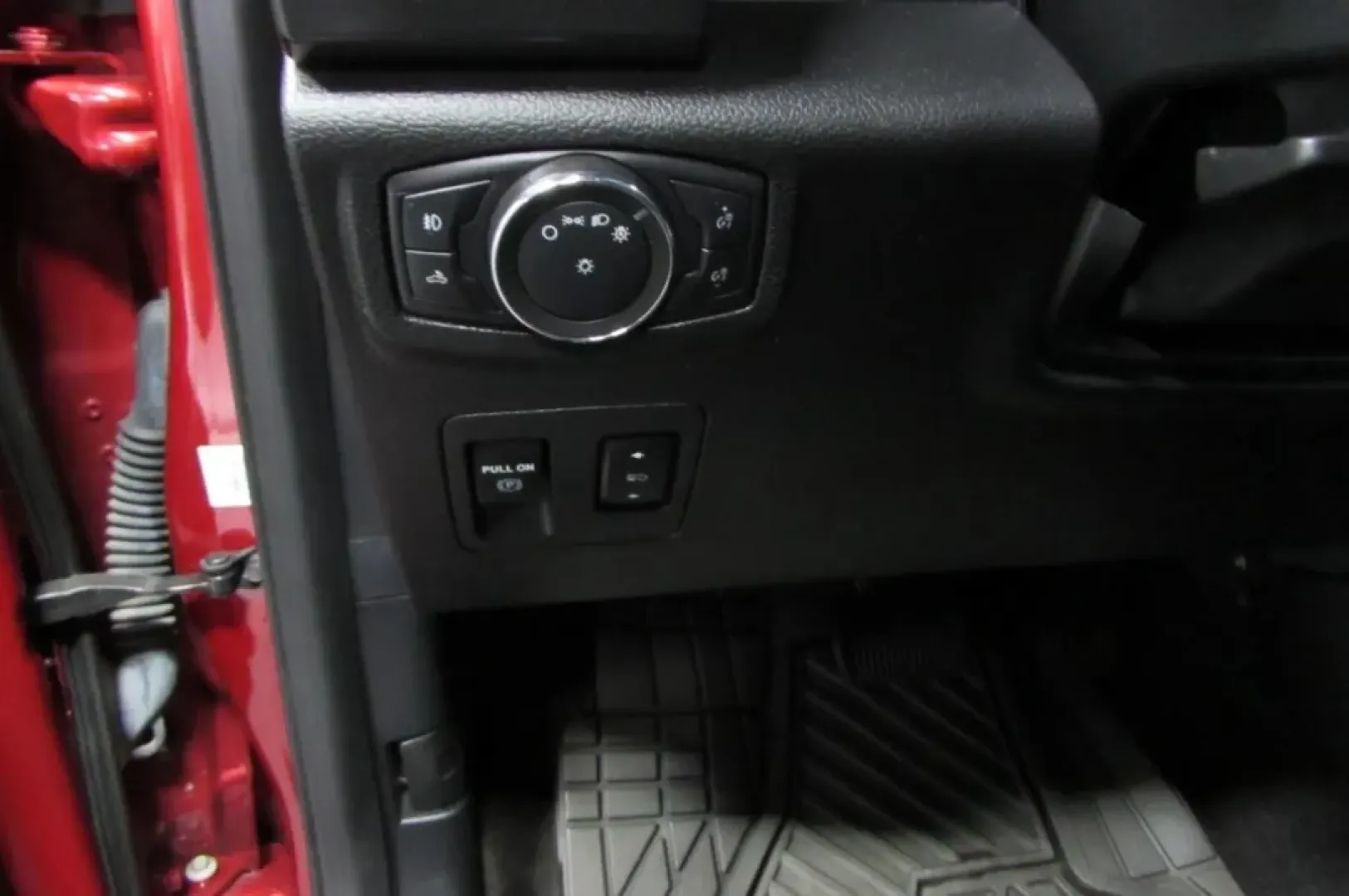 2020 /Black Ford F-150 XLT (1FTEW1EP2LF) with an Other engine, located at 12836 Highway 21, De Soto, MO, 63020, (636) 337-7777, 38.151867, -90.575615 - Unlock the ultimate weekend adventure with this stunning **2020 Ford F-150**! Whether you're searching for a reliable workhorse to tackle tough projects or an impressive truck to take your family on road trips, this pre-owned gem is perfect for both the job site and weekend getaways. Available now a - Photo#14