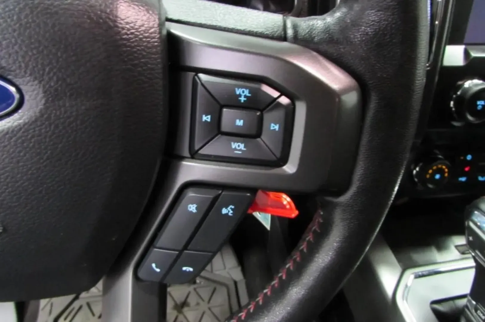 2020 /Black Ford F-150 XLT (1FTEW1EP2LF) with an Other engine, located at 12836 Highway 21, De Soto, MO, 63020, (636) 337-7777, 38.151867, -90.575615 - Unlock the ultimate weekend adventure with this stunning **2020 Ford F-150**! Whether you're searching for a reliable workhorse to tackle tough projects or an impressive truck to take your family on road trips, this pre-owned gem is perfect for both the job site and weekend getaways. Available now a - Photo#20