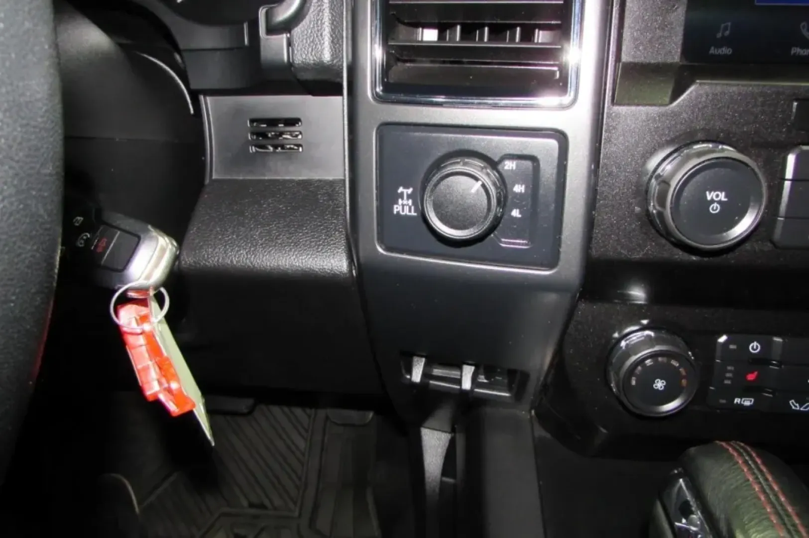 2020 /Black Ford F-150 XLT (1FTEW1EP2LF) with an Other engine, located at 12836 Highway 21, De Soto, MO, 63020, (636) 337-7777, 38.151867, -90.575615 - Unlock the ultimate weekend adventure with this stunning **2020 Ford F-150**! Whether you're searching for a reliable workhorse to tackle tough projects or an impressive truck to take your family on road trips, this pre-owned gem is perfect for both the job site and weekend getaways. Available now a - Photo#23