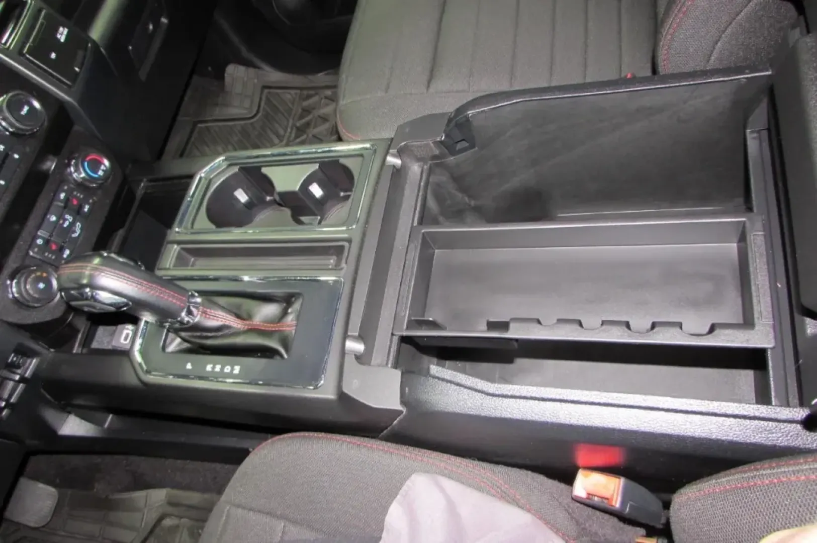 2020 /Black Ford F-150 XLT (1FTEW1EP2LF) with an Other engine, located at 12836 Highway 21, De Soto, MO, 63020, (636) 337-7777, 38.151867, -90.575615 - Unlock the ultimate weekend adventure with this stunning **2020 Ford F-150**! Whether you're searching for a reliable workhorse to tackle tough projects or an impressive truck to take your family on road trips, this pre-owned gem is perfect for both the job site and weekend getaways. Available now a - Photo#26