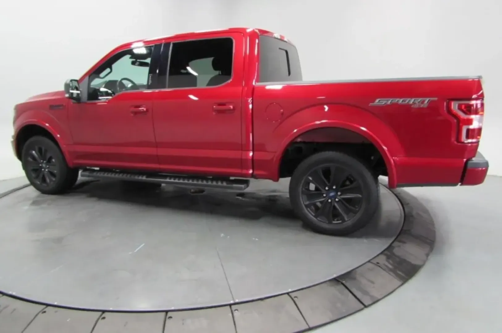 2020 /Black Ford F-150 XLT (1FTEW1EP2LF) with an Other engine, located at 12836 Highway 21, De Soto, MO, 63020, (636) 337-7777, 38.151867, -90.575615 - Unlock the ultimate weekend adventure with this stunning **2020 Ford F-150**! Whether you're searching for a reliable workhorse to tackle tough projects or an impressive truck to take your family on road trips, this pre-owned gem is perfect for both the job site and weekend getaways. Available now a - Photo#4