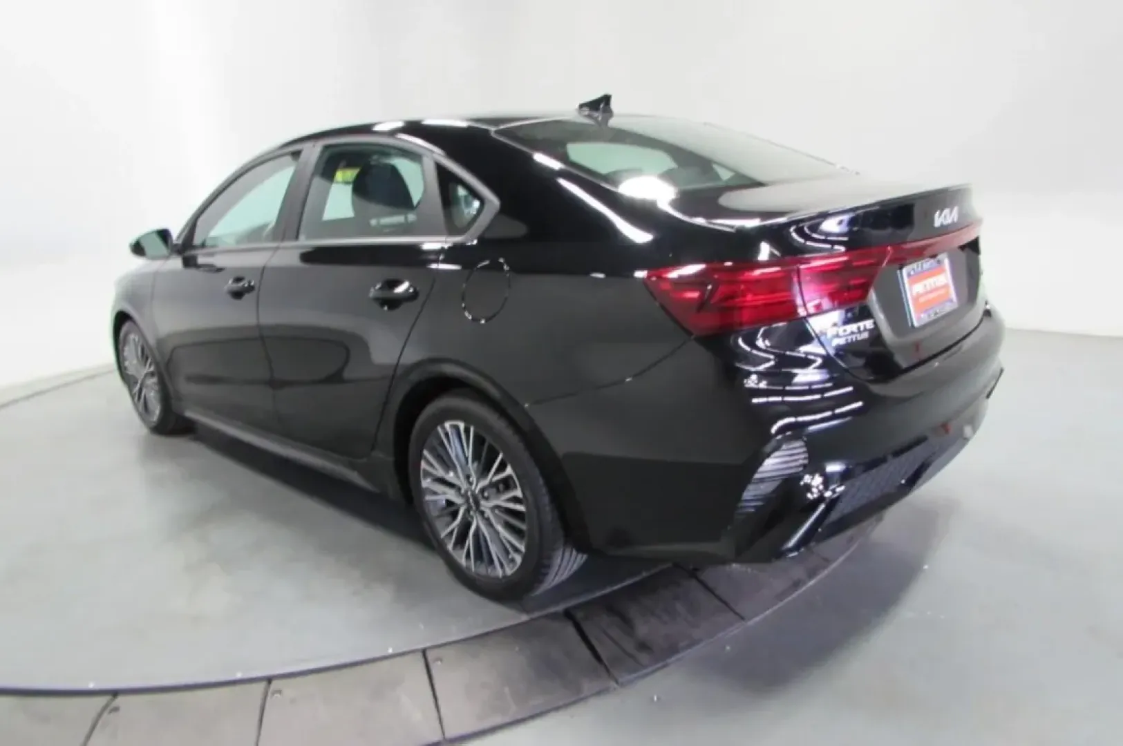 2024 /Black Kia Forte GT-Line (3KPF54AD8RE) with an Other engine, Automatic transmission, located at 12836 Highway 21, De Soto, MO, 63020, (636) 337-7777, 38.151867, -90.575615 - Discover your next adventure with the eye-catching 2024 Kia Forte GT-Line, perfect for those who value style, efficiency, and comfort in their daily drive. Whether you're commuting to work, running errands, or planning a weekend getaway, this sleek four-door sedan is designed to elevate your lifesty - Photo#6